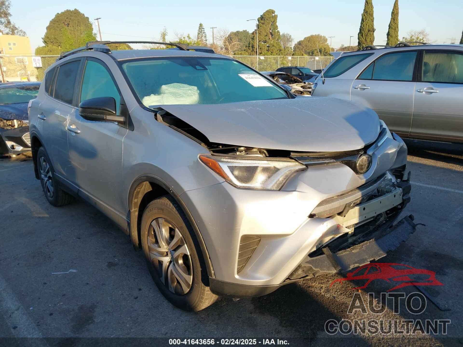 TOYOTA RAV4 2018 - 2T3ZFREV8JW417359