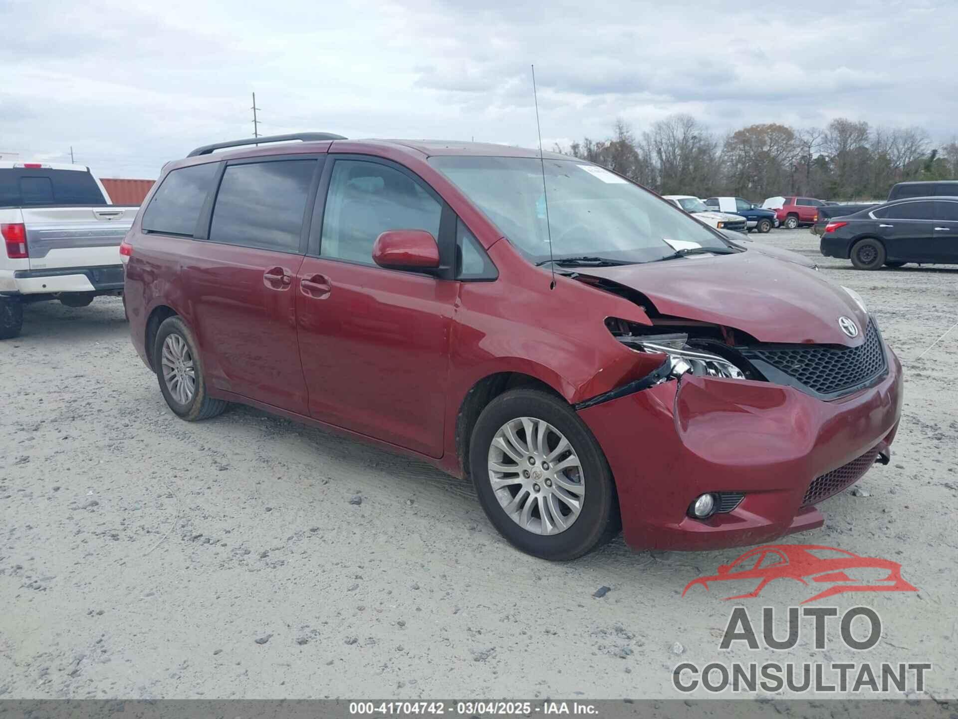 TOYOTA SIENNA 2011 - 5TDYK3DC9BS001585