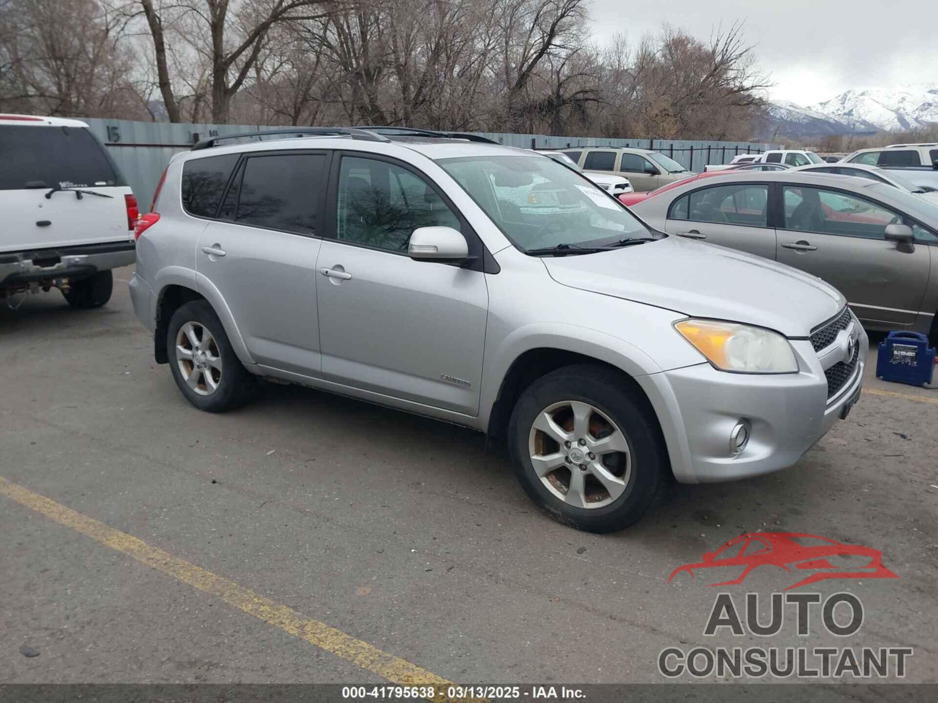 TOYOTA RAV4 2011 - 2T3DF4DV7BW086967