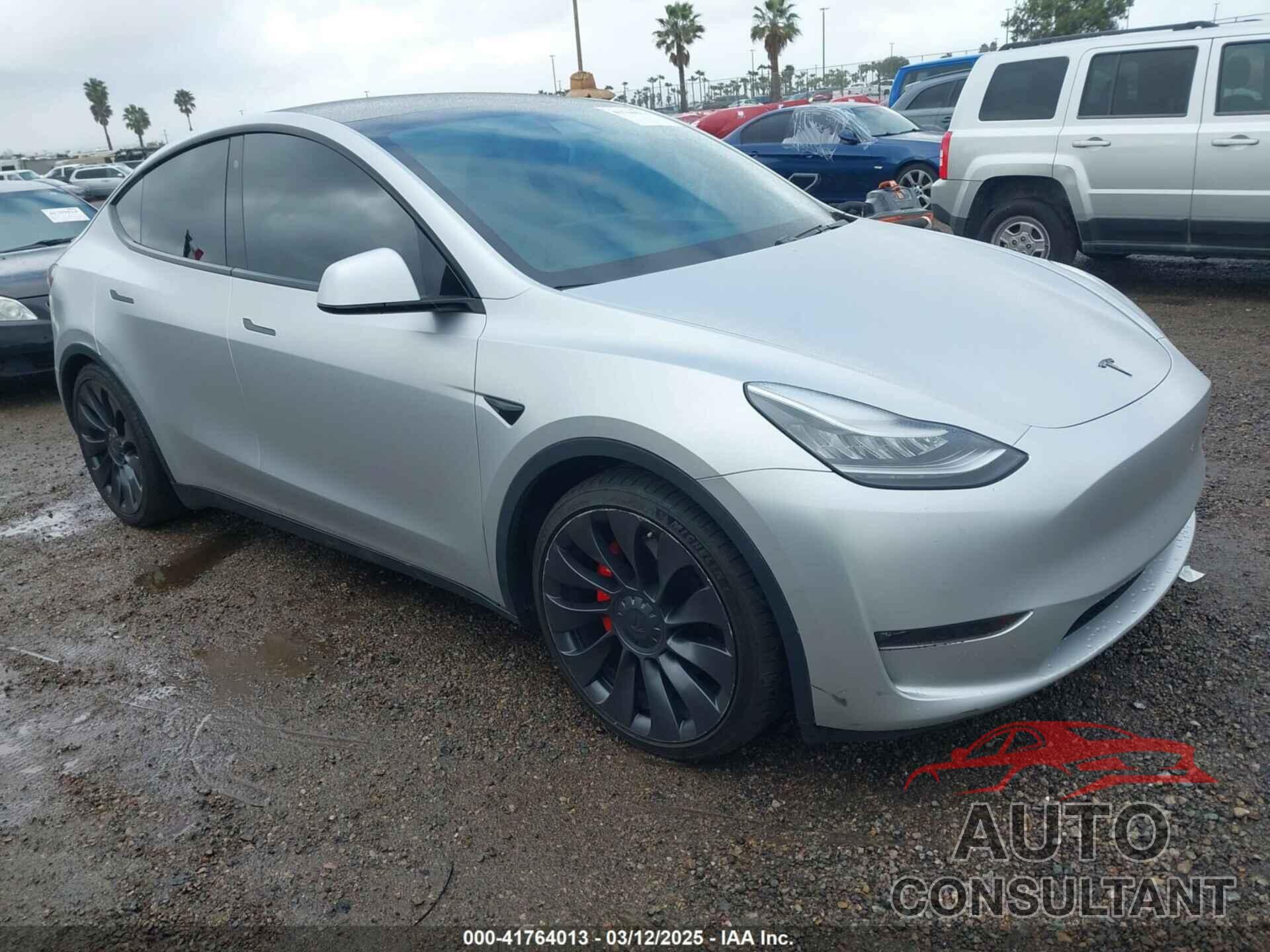 TESLA MODEL Y 2020 - 5YJYGDEF9LF038500