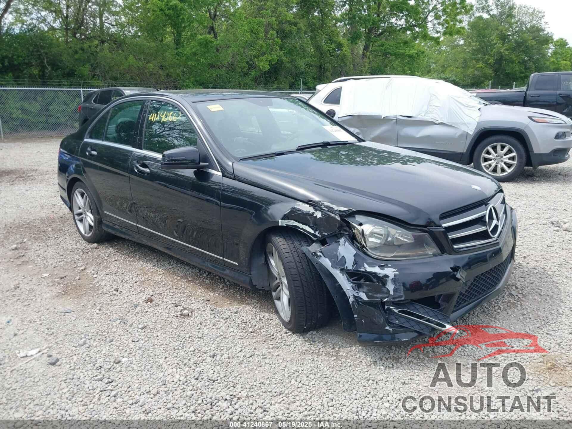 MERCEDES-BENZ C 300 2014 - WDDGF8ABXER319278