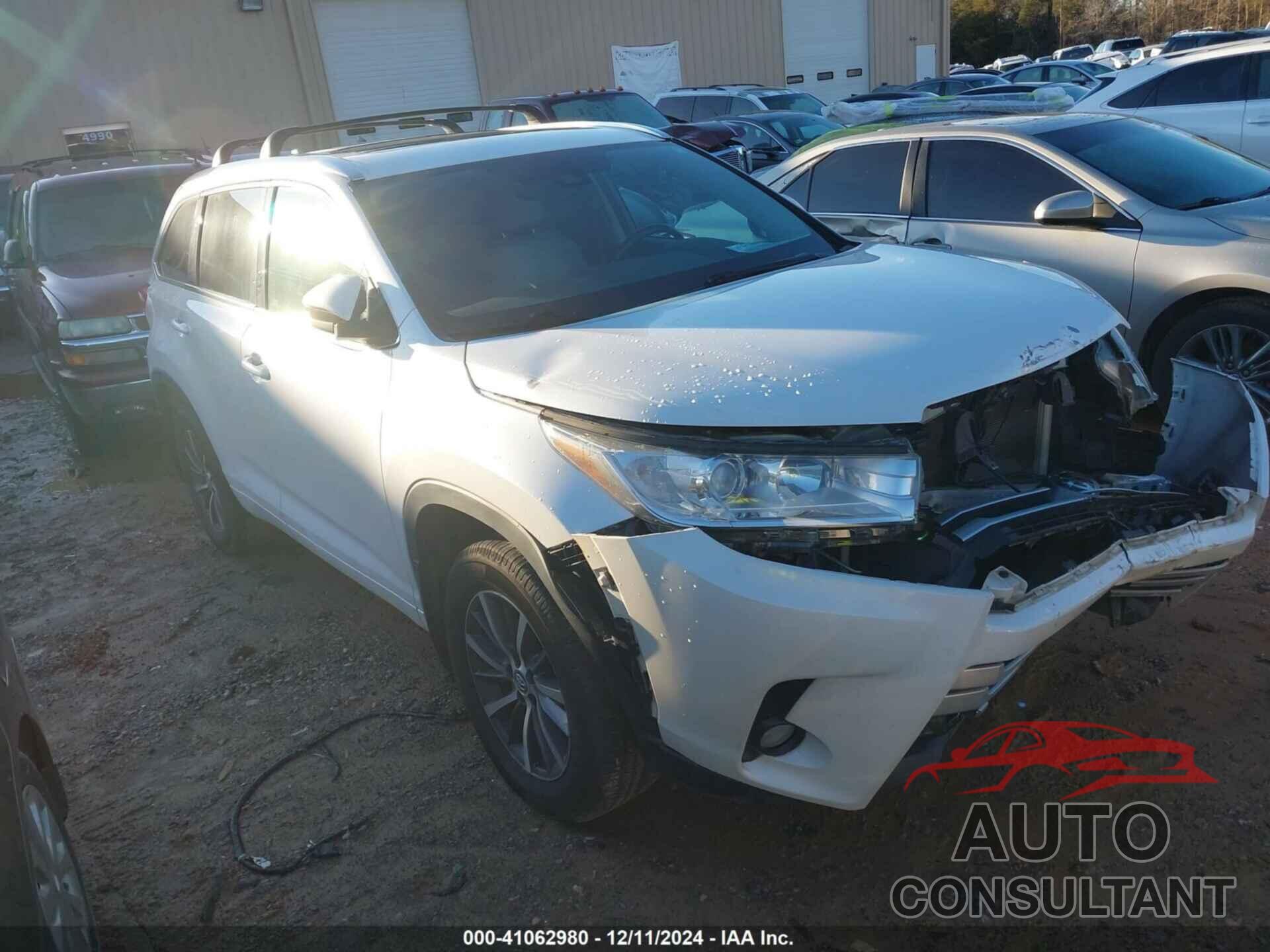 TOYOTA HIGHLANDER 2018 - 5TDJZRFH8JS860139