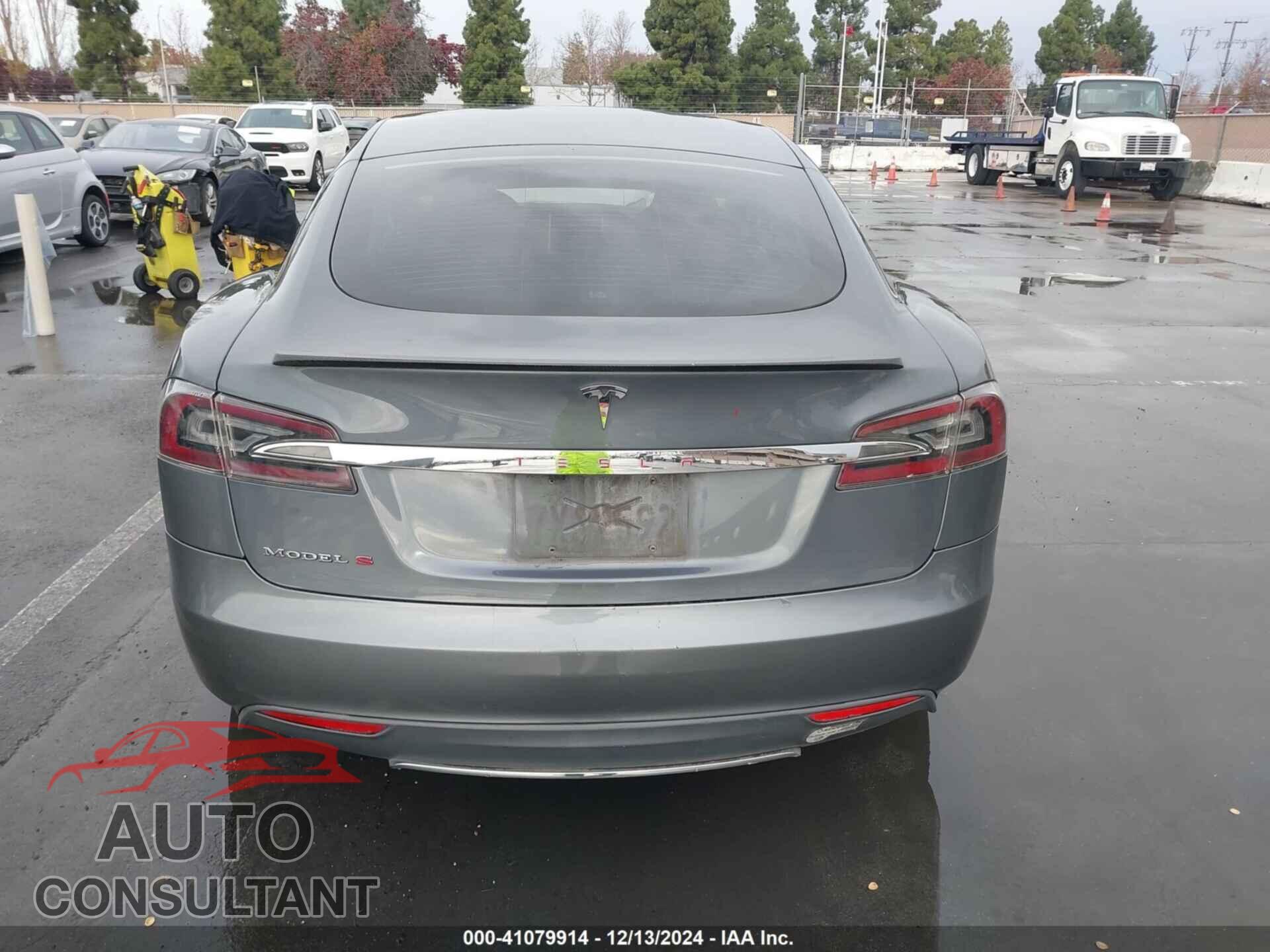 TESLA MODEL S 2013 - 5YJSA1CG5DFP06411