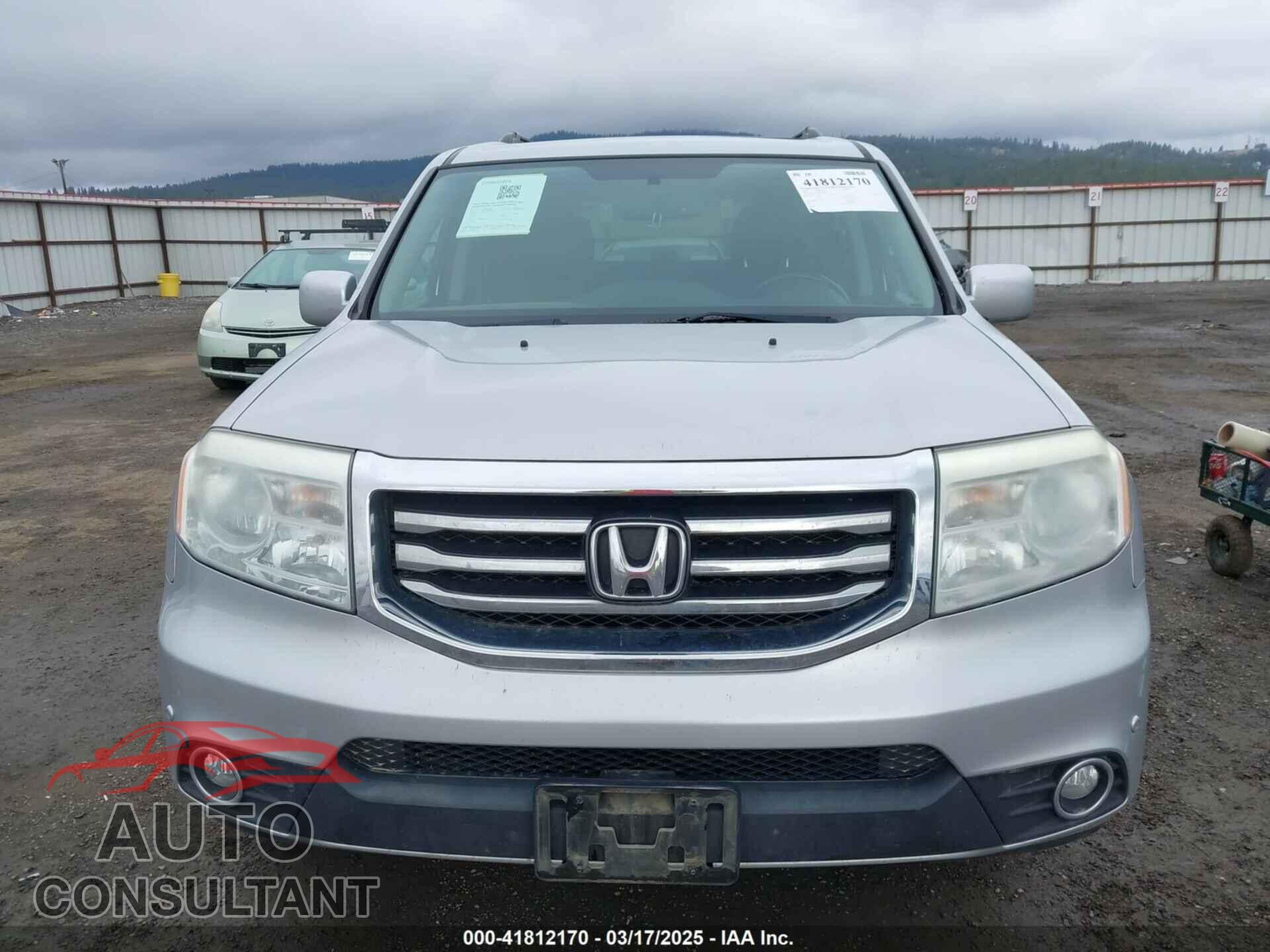 HONDA PILOT 2015 - 5FNYF4H94FB018152