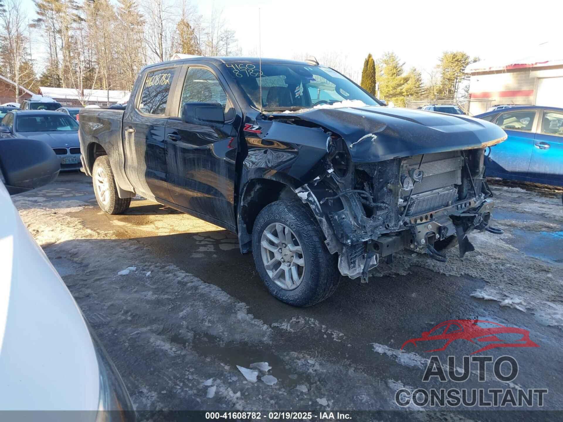CHEVROLET SILVERADO 1500 2023 - 1GCUDEE81PZ123622