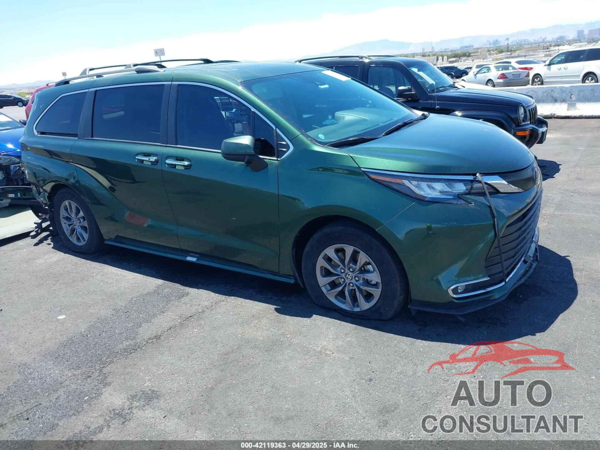 TOYOTA SIENNA 2023 - 5TDJRKEC7PS148419