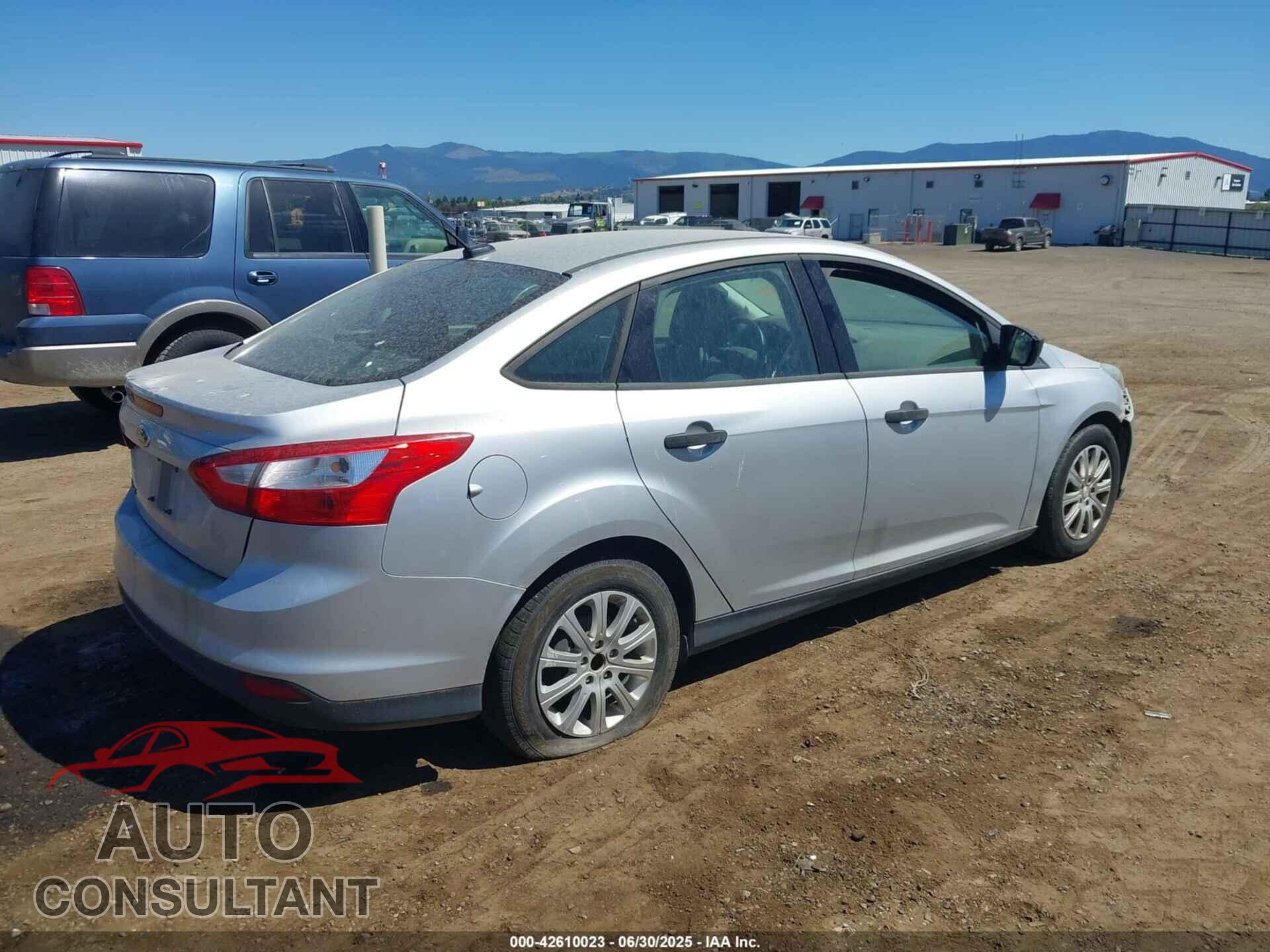 FORD FOCUS 2013 - 1FADP3E28DL117358