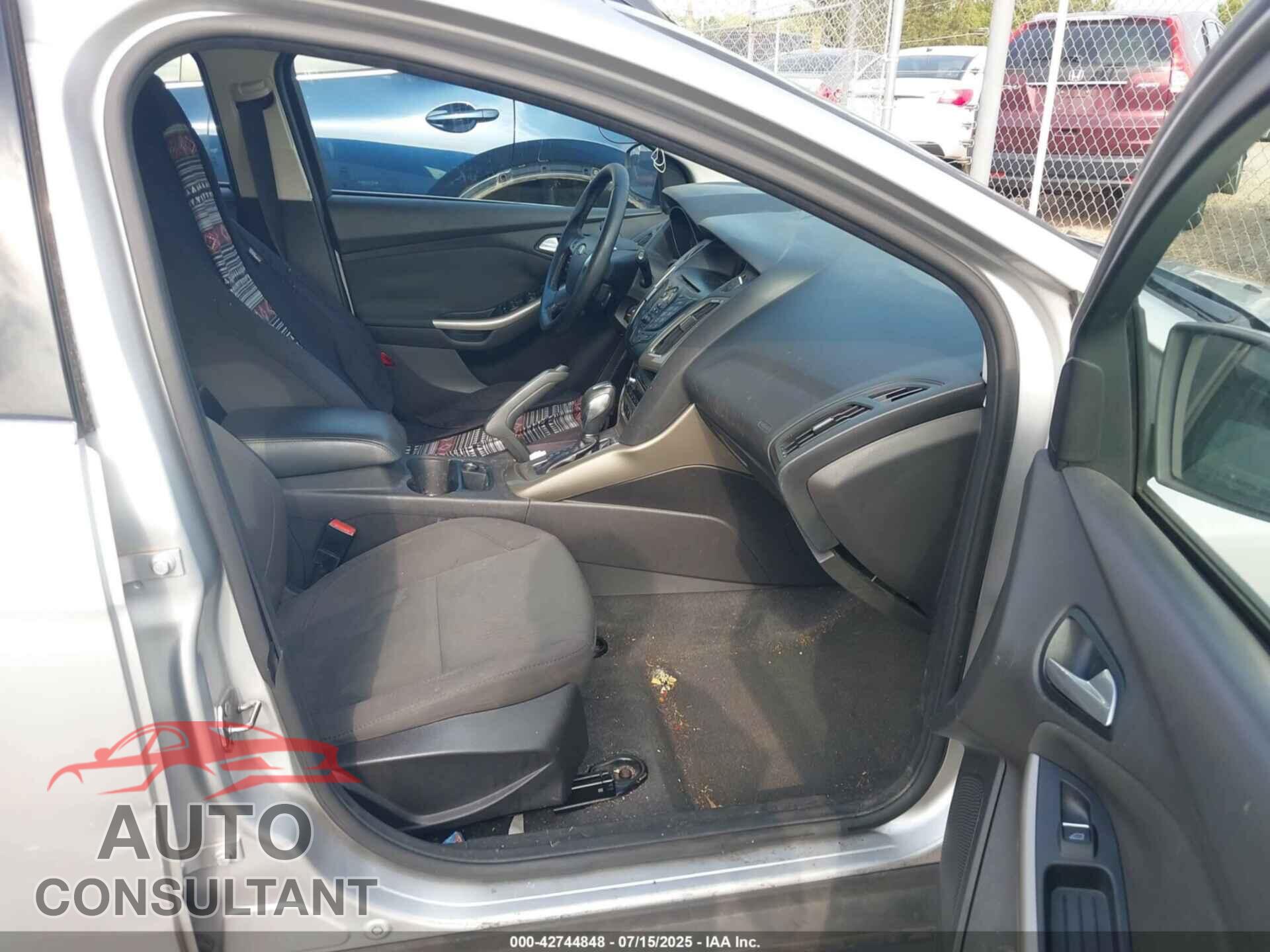 FORD FOCUS 2012 - 1FAHP3M24CL349232