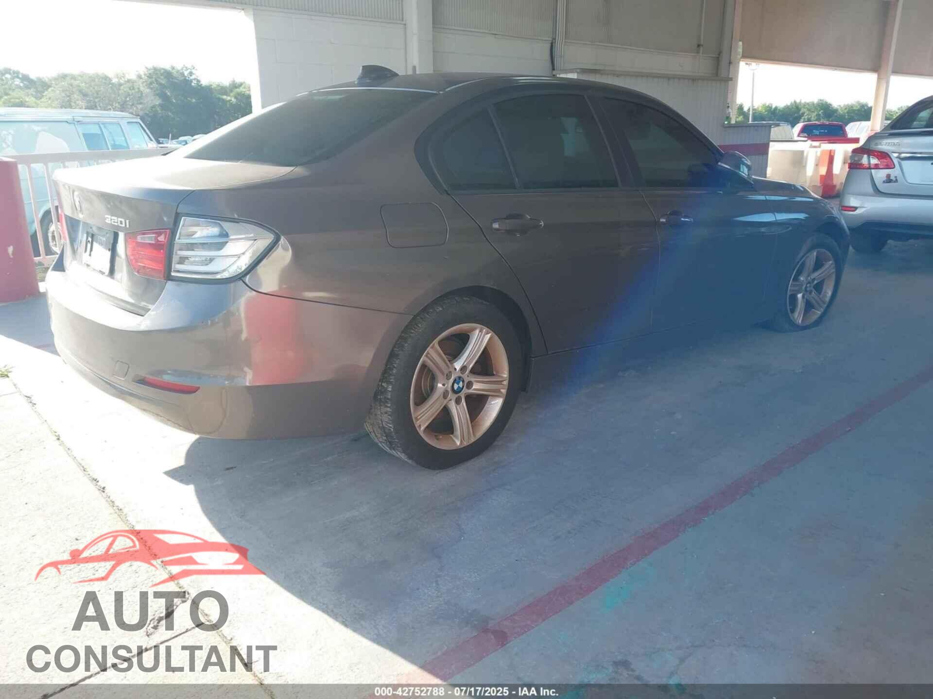 BMW 320I 2013 - WBA3B1C54DK129838