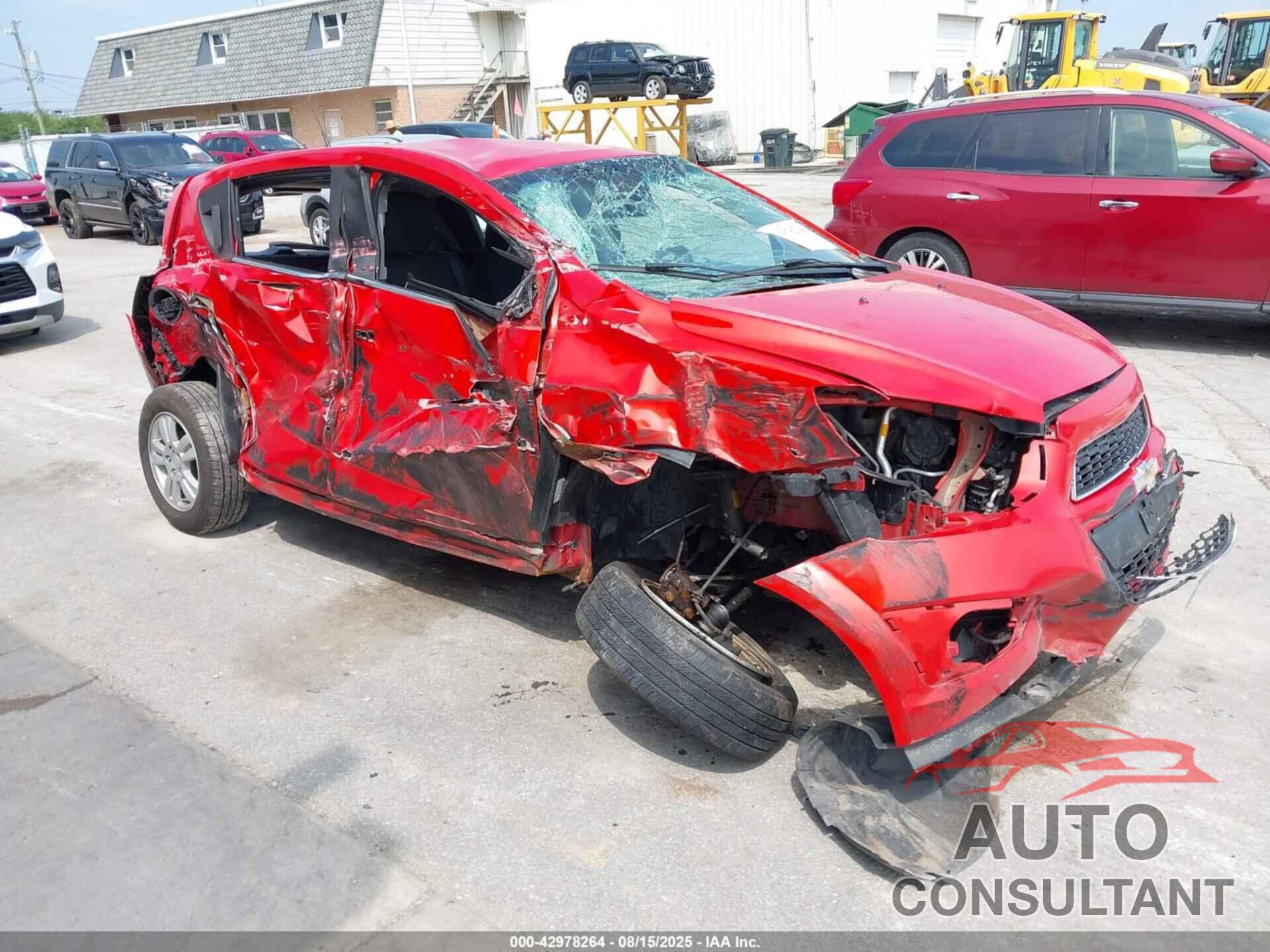 CHEVROLET SONIC 2013 - 1G1JC6SG8D4200818