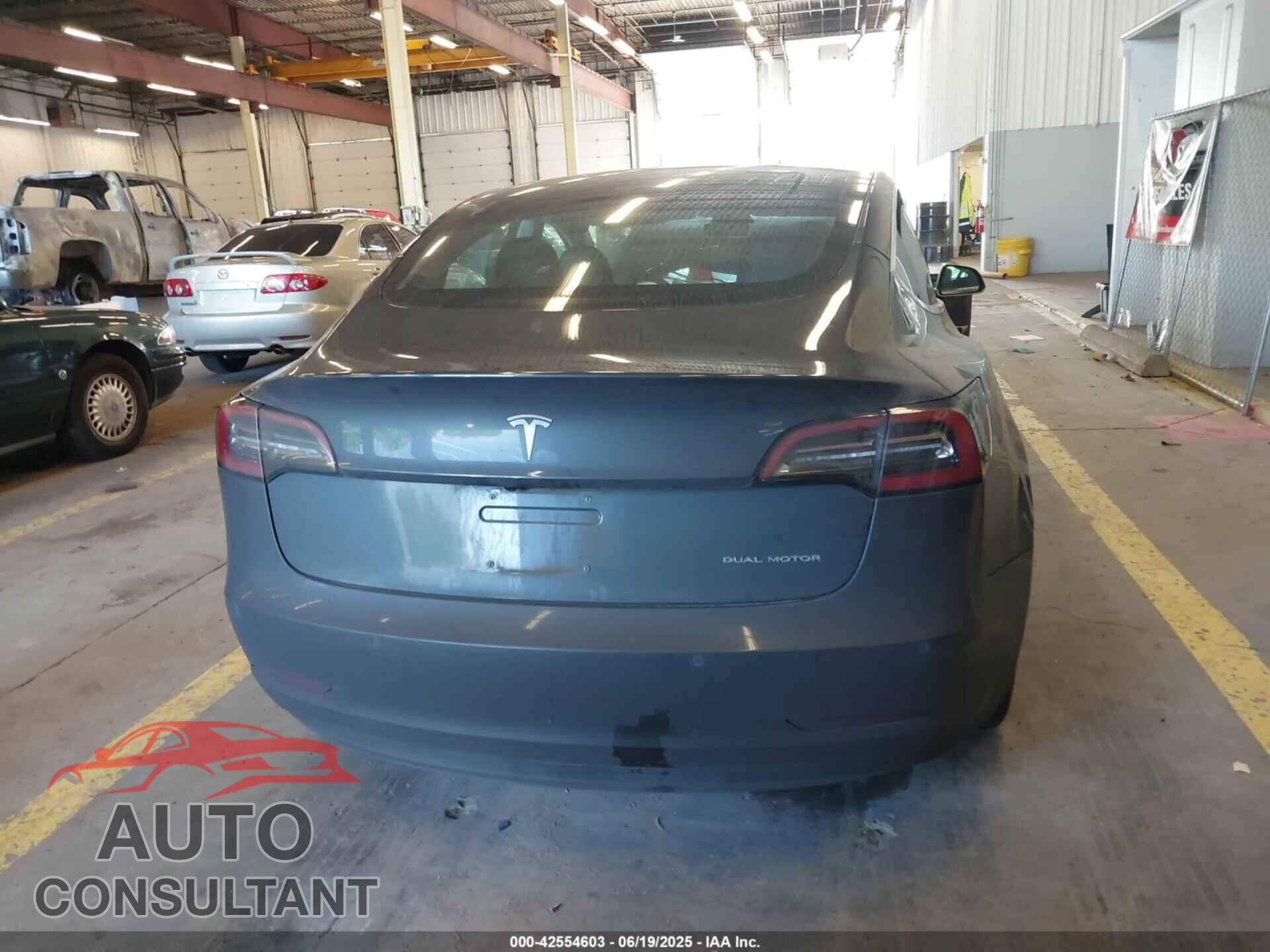 TESLA MODEL 3 2018 - 5YJ3E1EBXJF119563