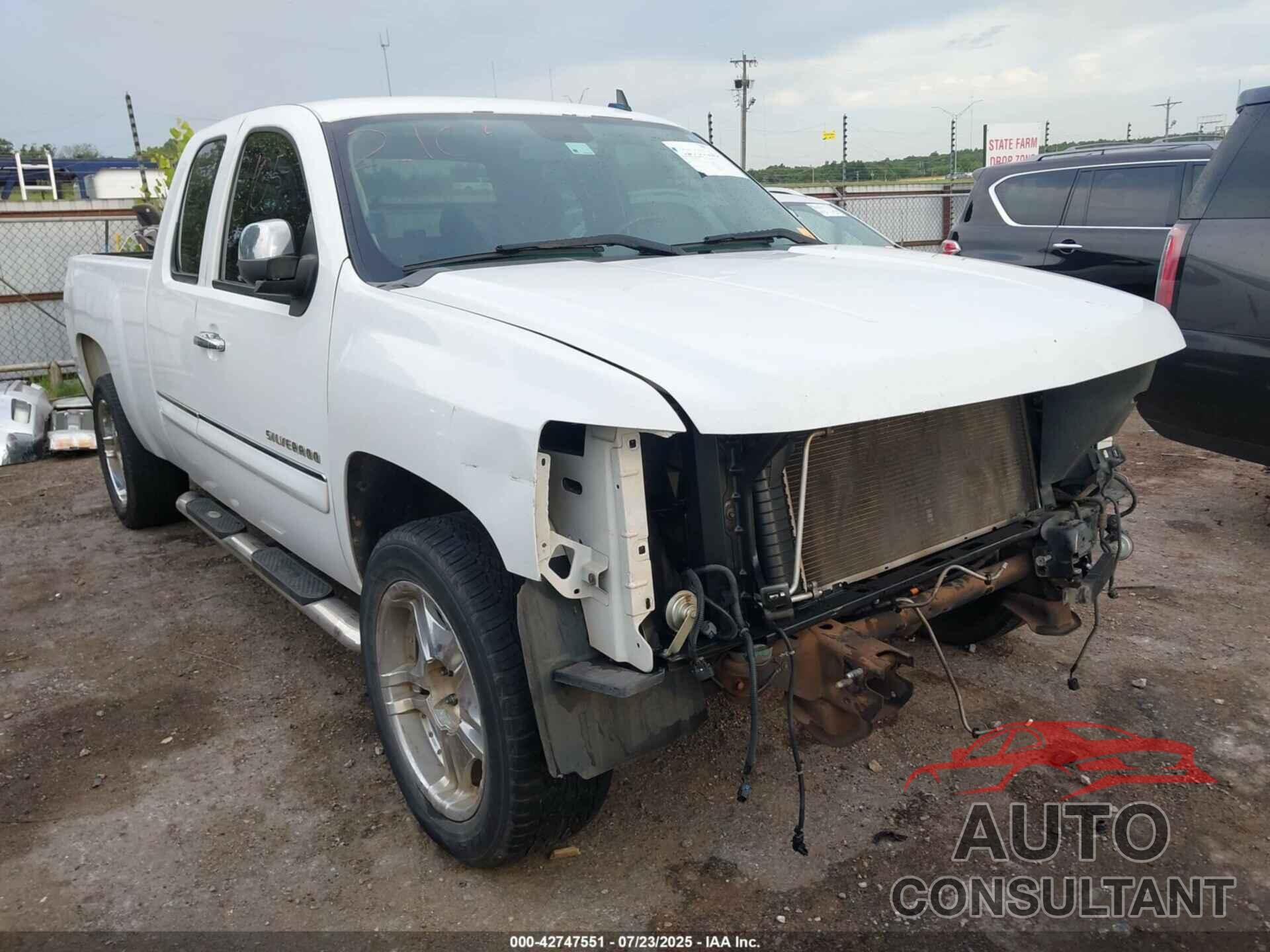 CHEVROLET SILVERADO 1500 2013 - 1GCRCSE06DZ226662