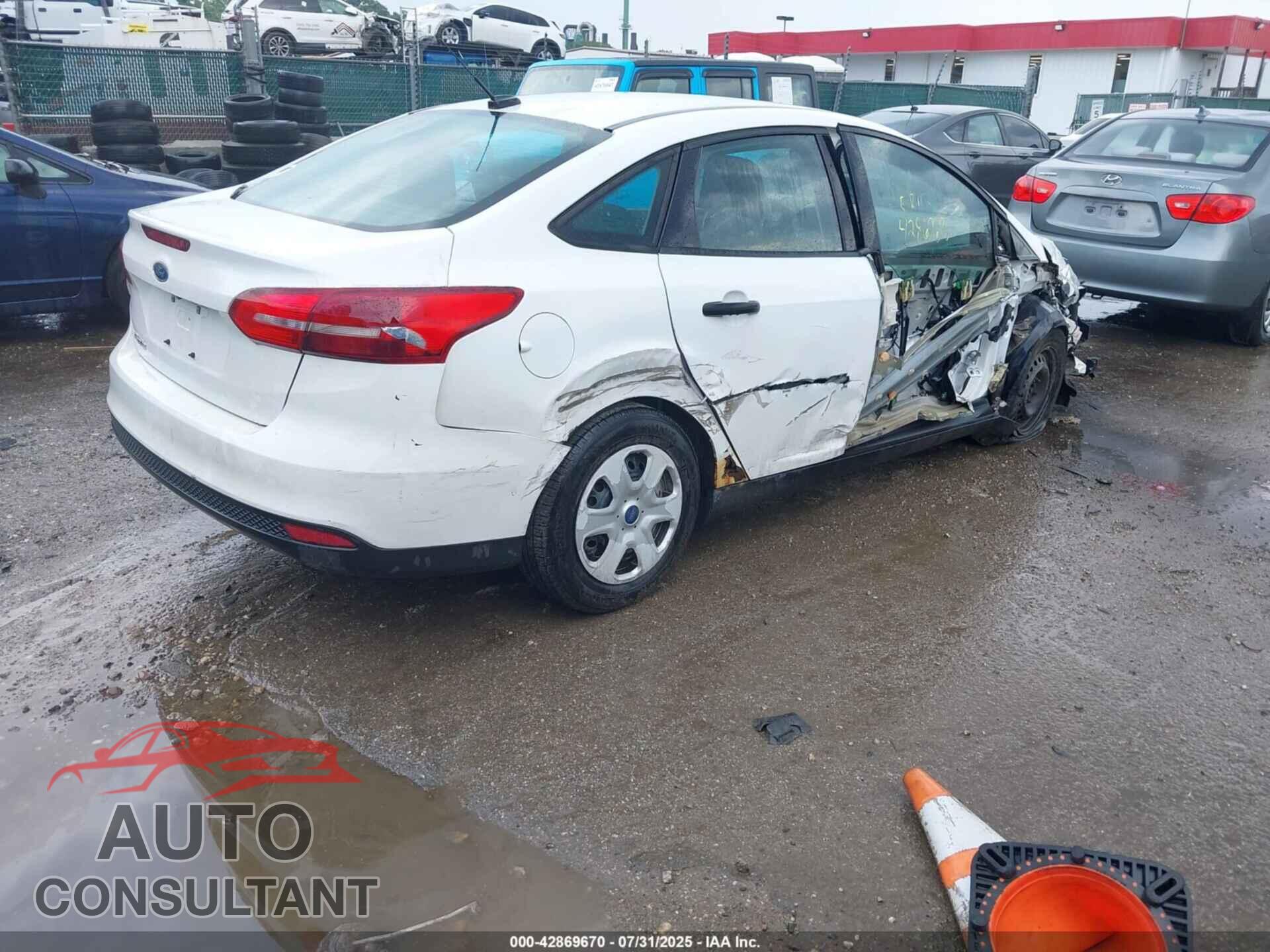 FORD FOCUS 2017 - 1FADP3E20HL302784