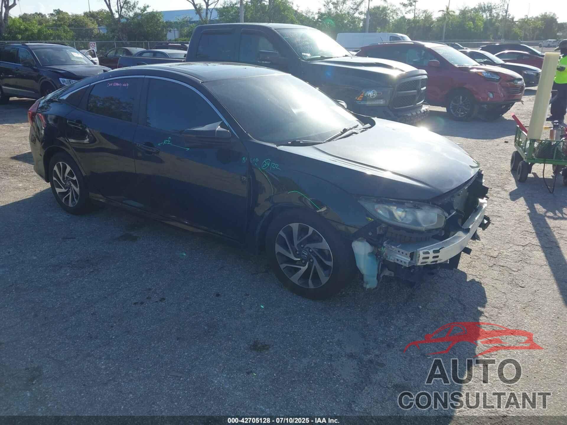 HONDA CIVIC 2018 - 19XFC2F71JE043918