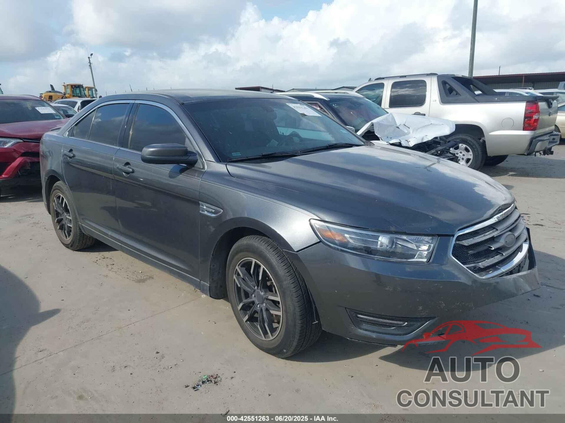 FORD TAURUS 2015 - 1FAHP2E83FG195185