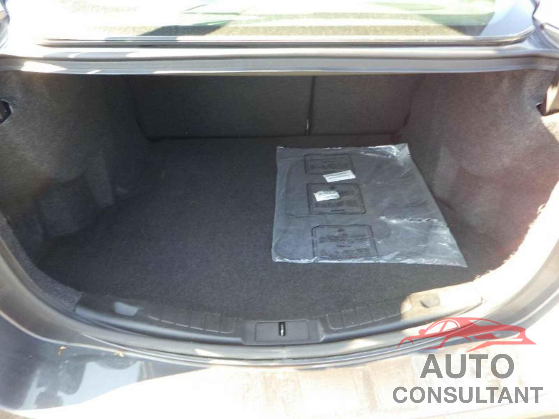 FORD FUSION 2018 - 3FA6P0T92JR286084