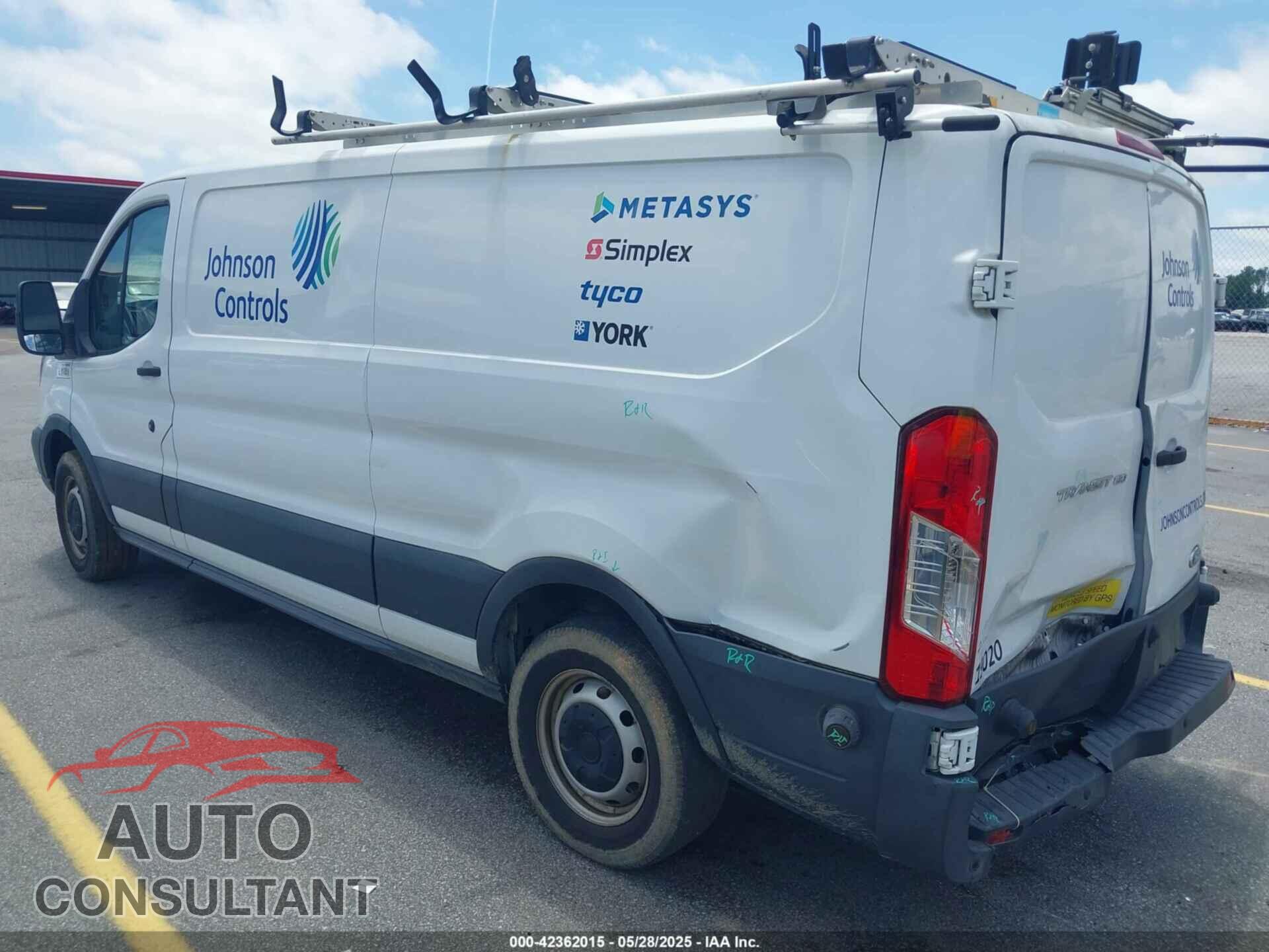 FORD TRANSIT-150 2017 - 1FTYE2YM5HKB55411