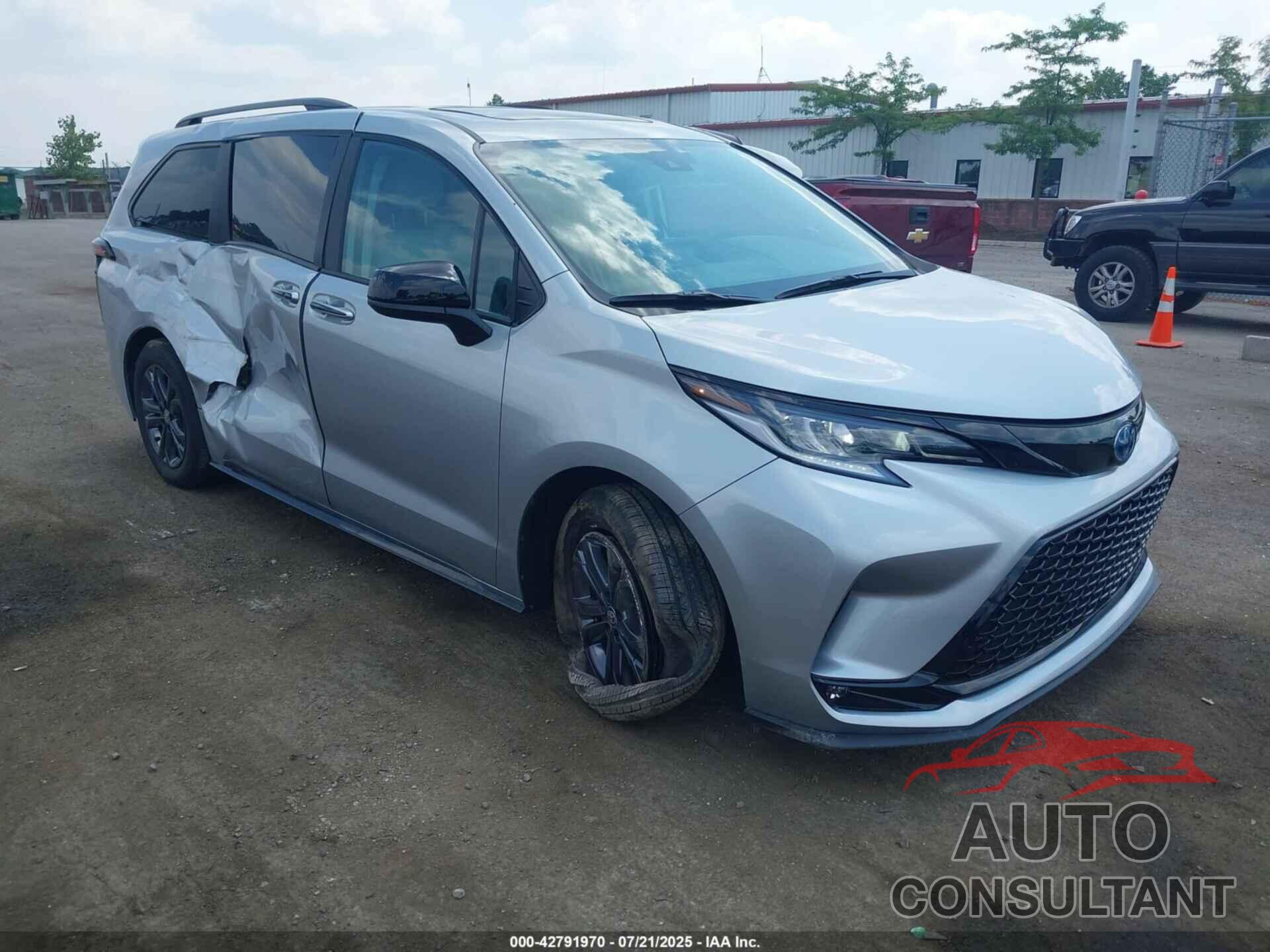 TOYOTA SIENNA 2025 - 5TDDSKFC0SS196921