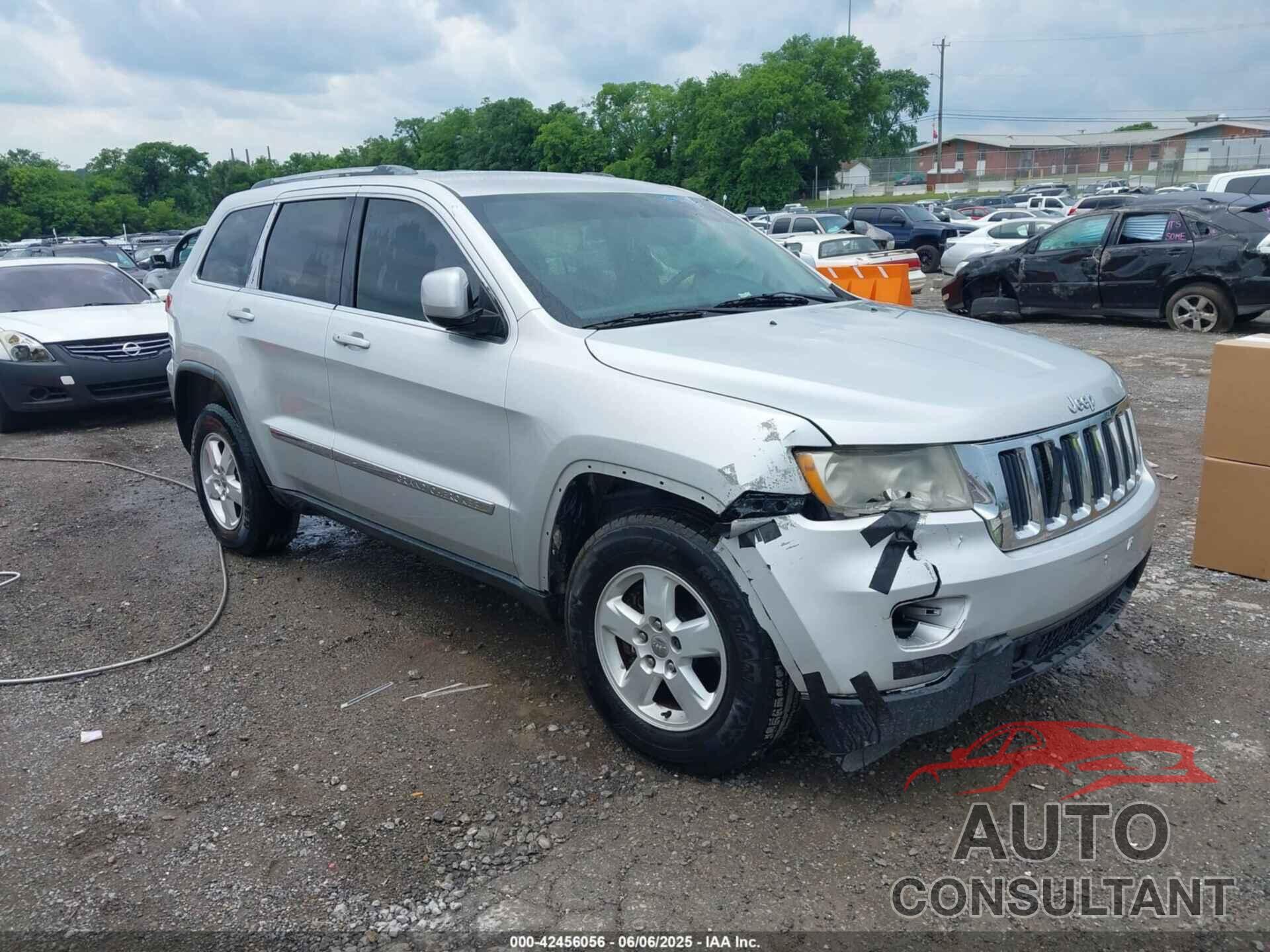 JEEP GRAND CHEROKEE 2011 - 1J4RR4GG0BC566517