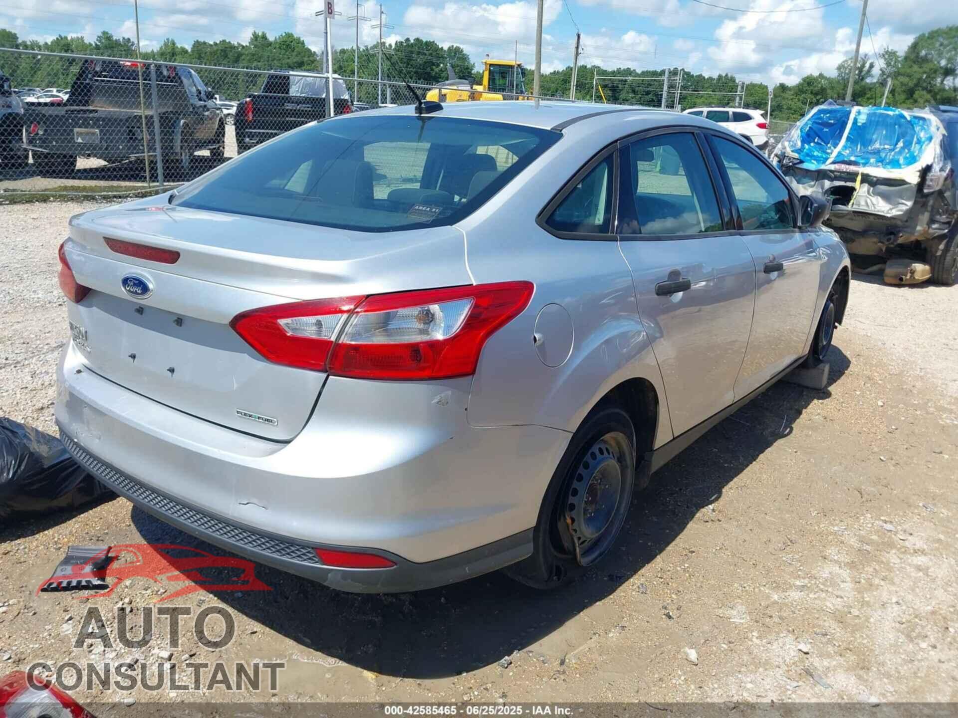 FORD FOCUS 2014 - 1FADP3E22EL367910