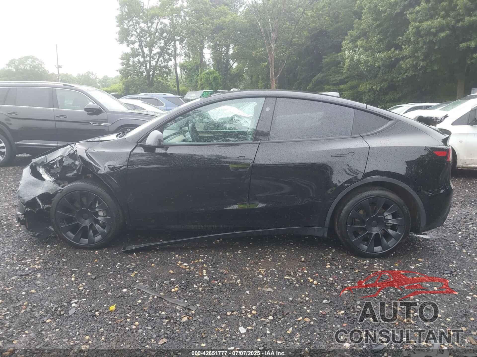 TESLA MODEL Y 2023 - 7SAYGDEE4PF857740