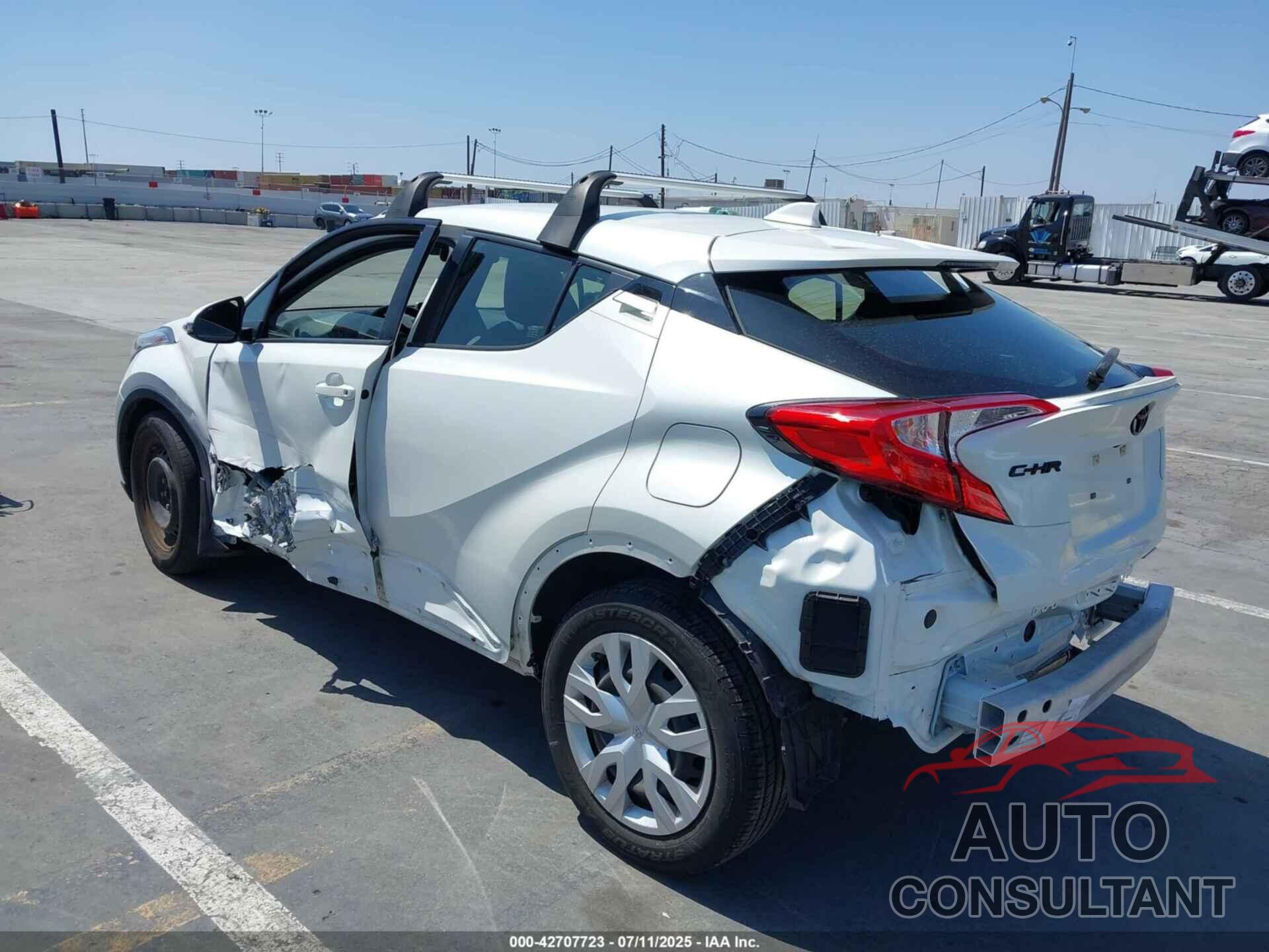 TOYOTA C-HR 2021 - JTNKHMBX0M1116166