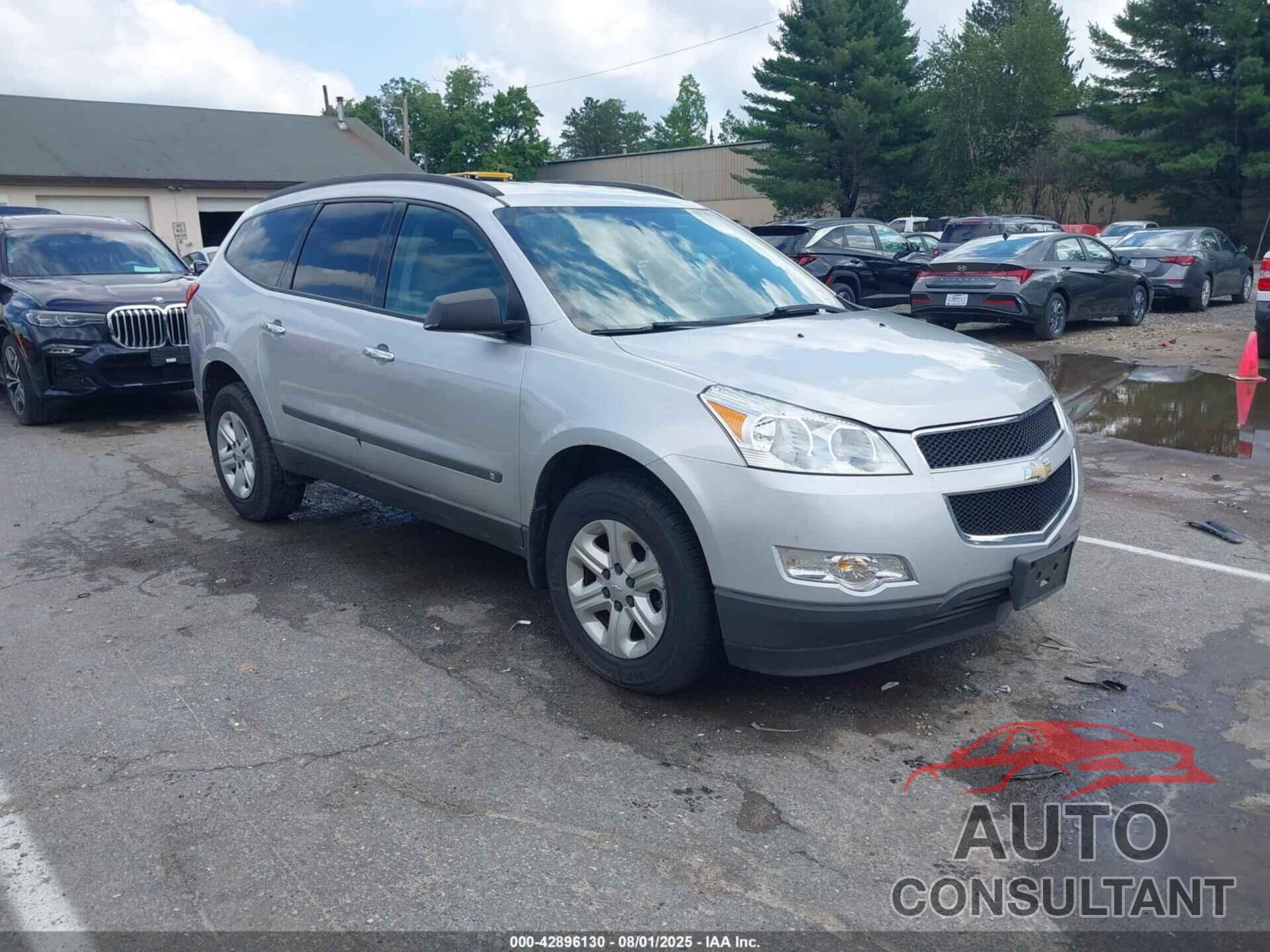 CHEVROLET TRAVERSE 2010 - 1GNLVEED4AS110103