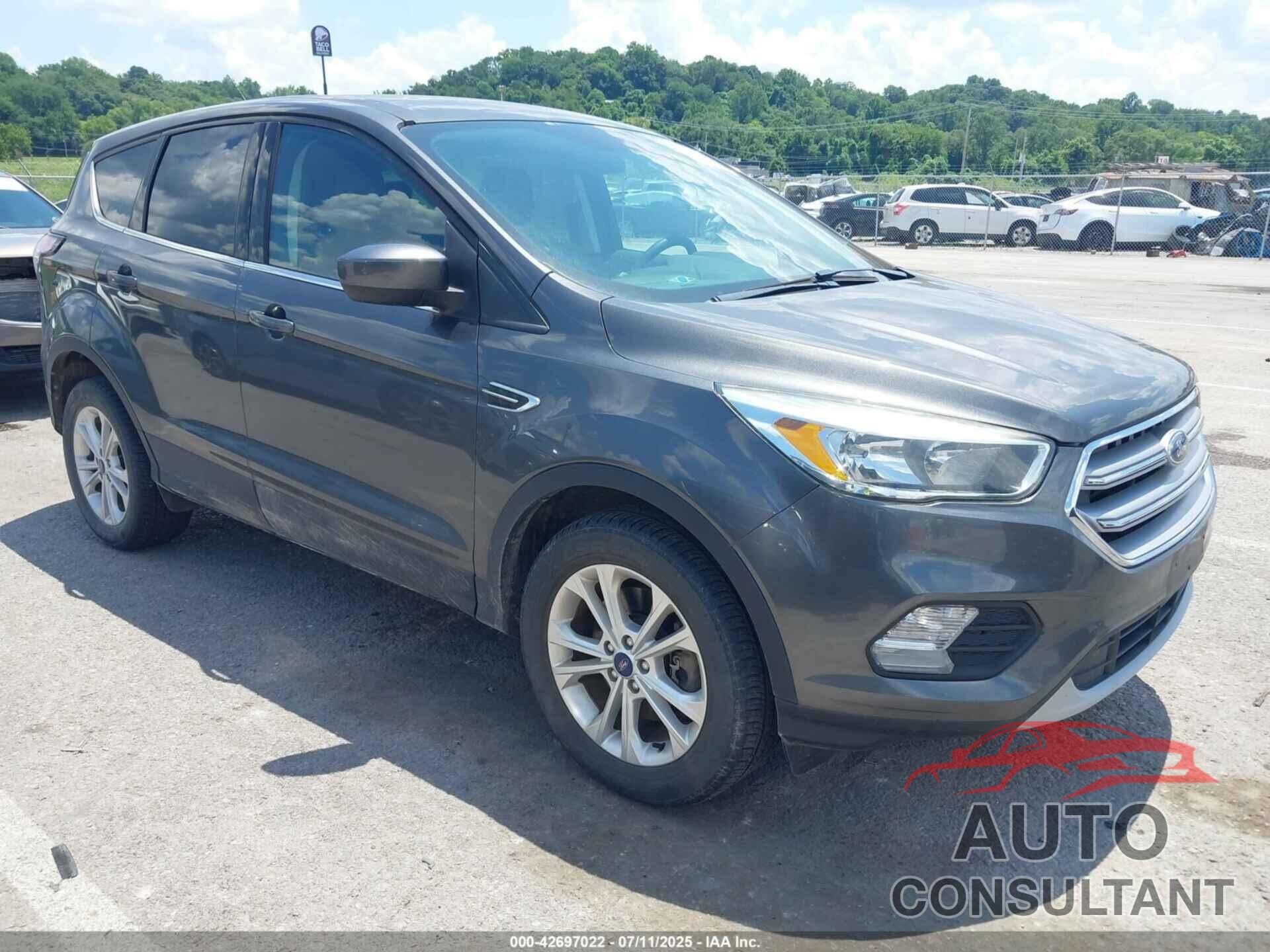 FORD ESCAPE 2017 - 1FMCU9G92HUC88856