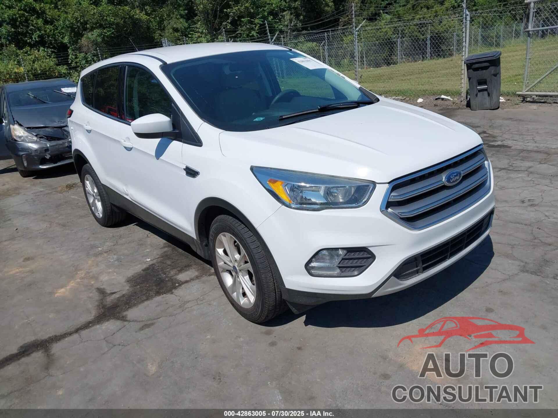 FORD ESCAPE 2017 - 1FMCU0GD6HUD64028