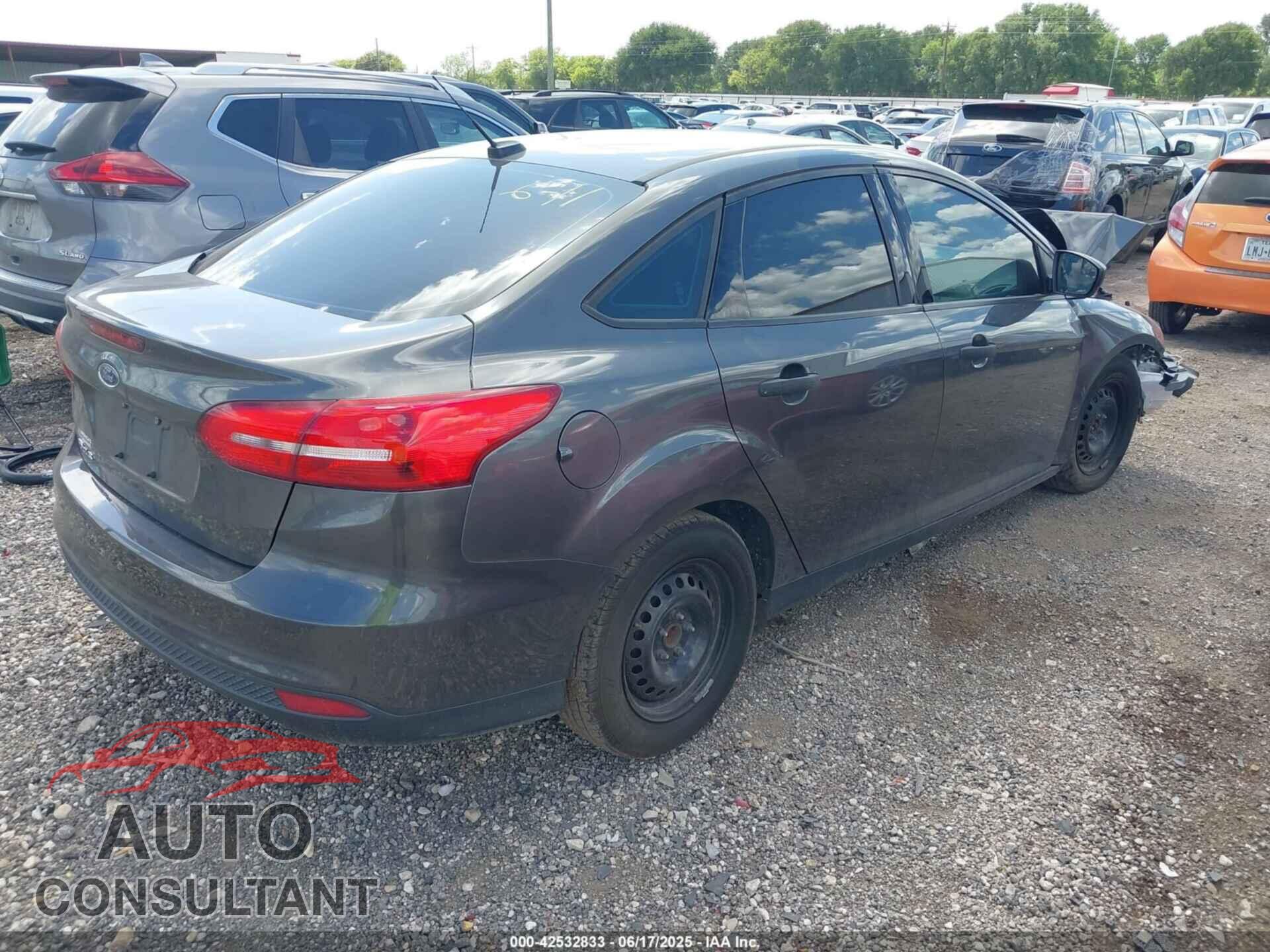 FORD FOCUS 2015 - 1FADP3E29FL342066