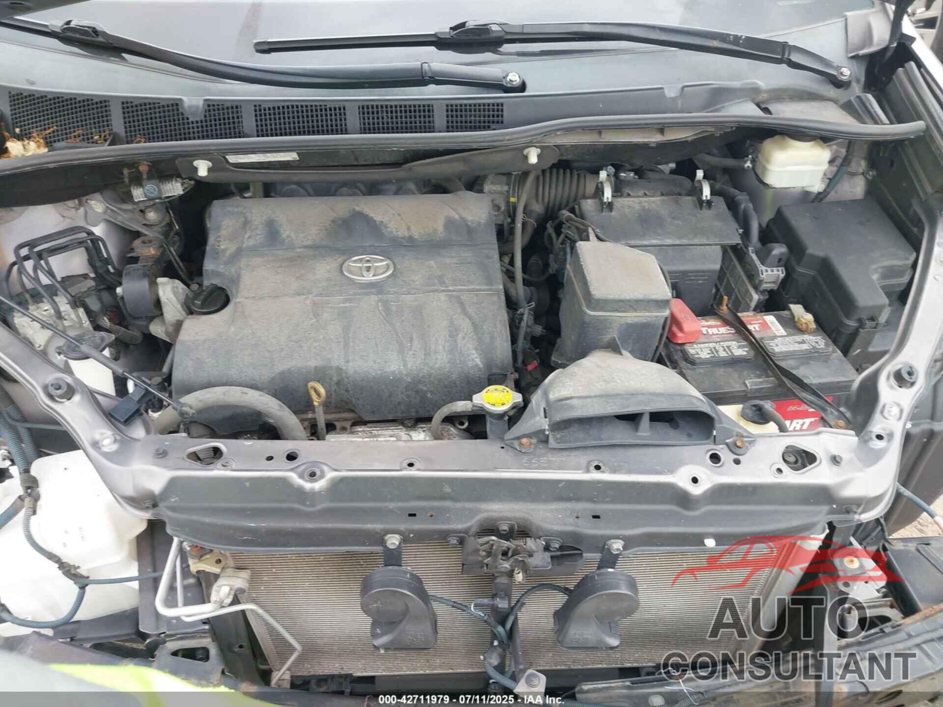 TOYOTA SIENNA 2015 - 5TDKK3DC8FS688568