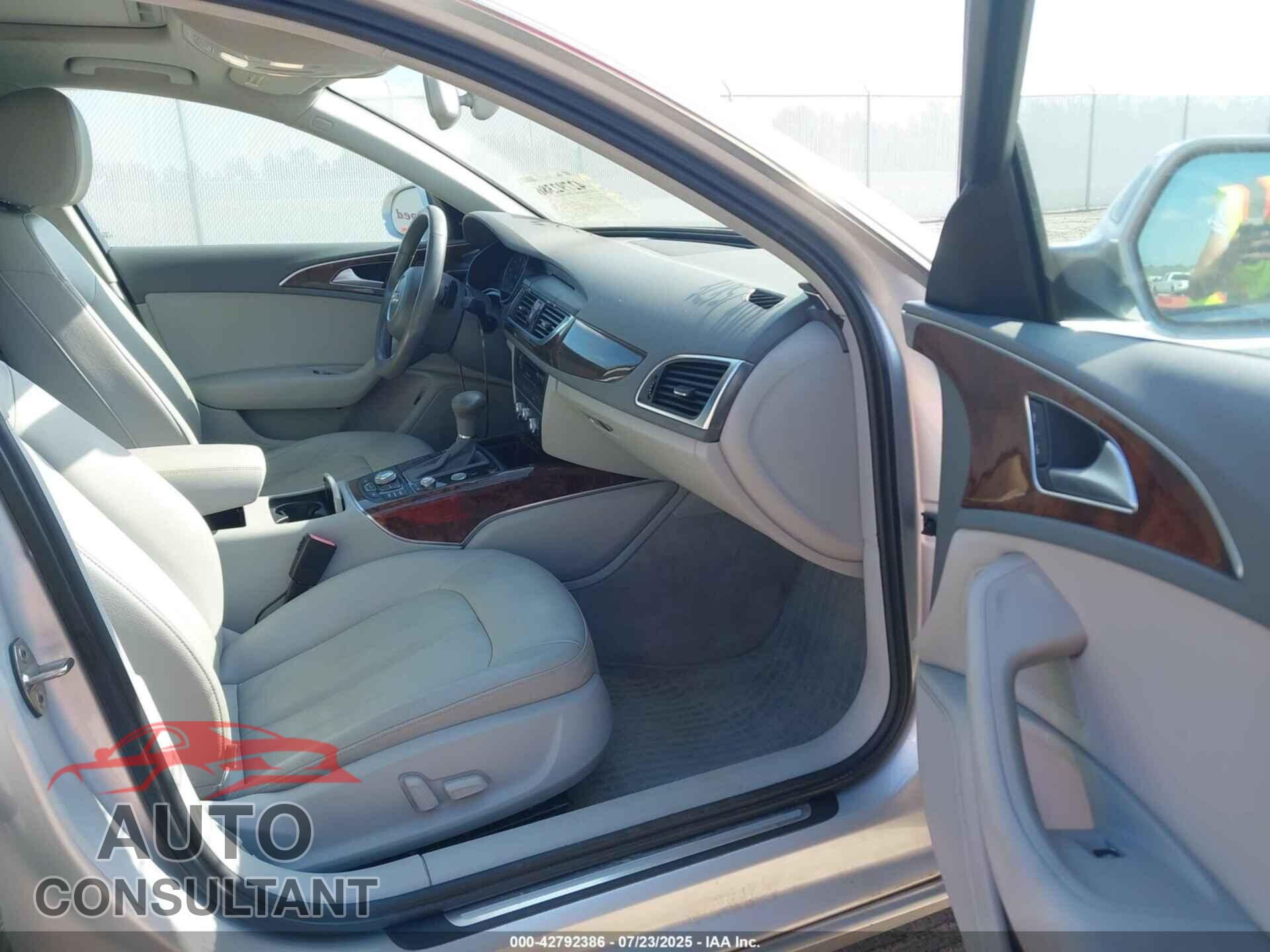 AUDI A6 2013 - WAUDFAFC5DN076987
