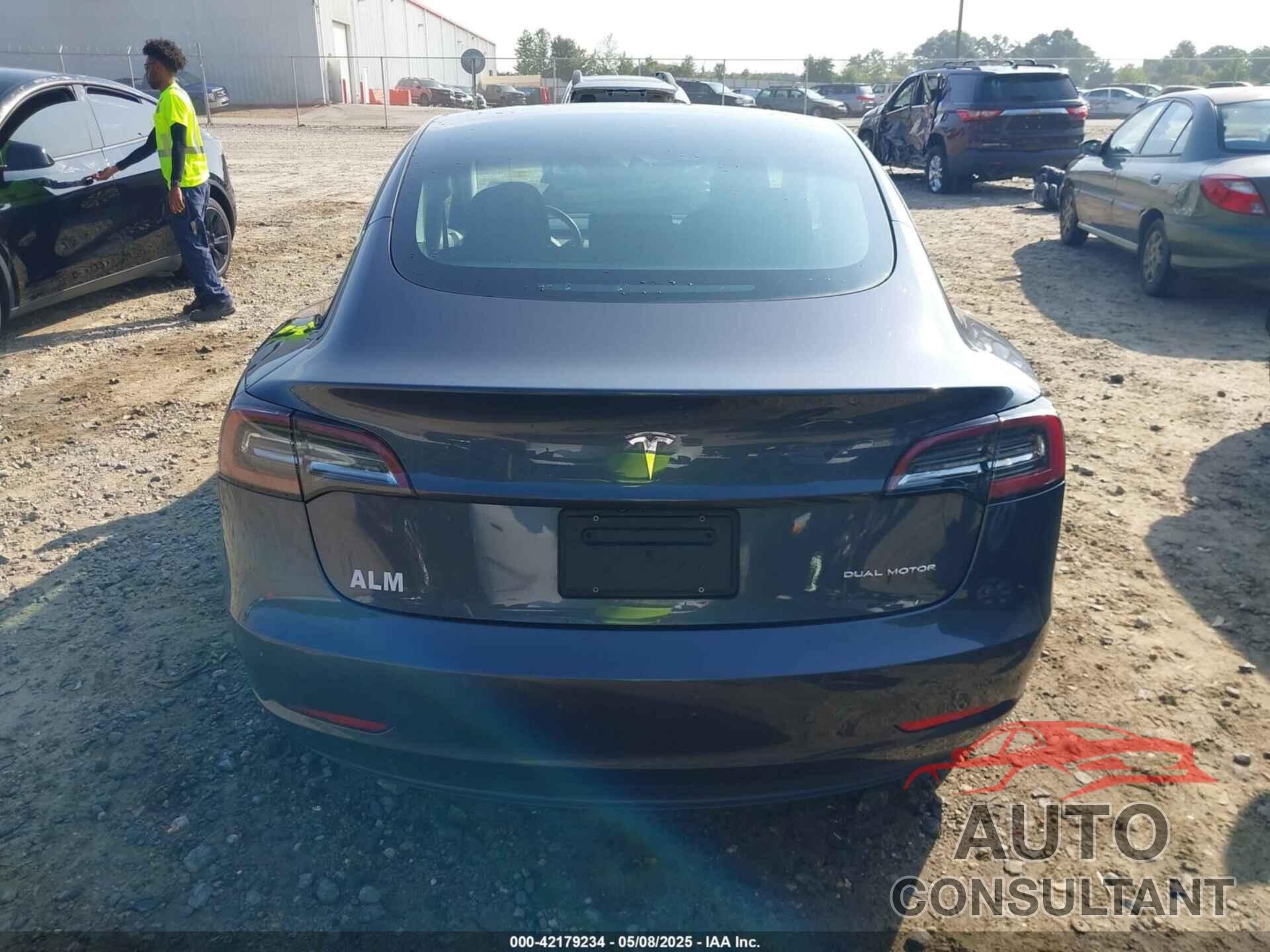 TESLA MODEL 3 2019 - 5YJ3E1EB6KF386474