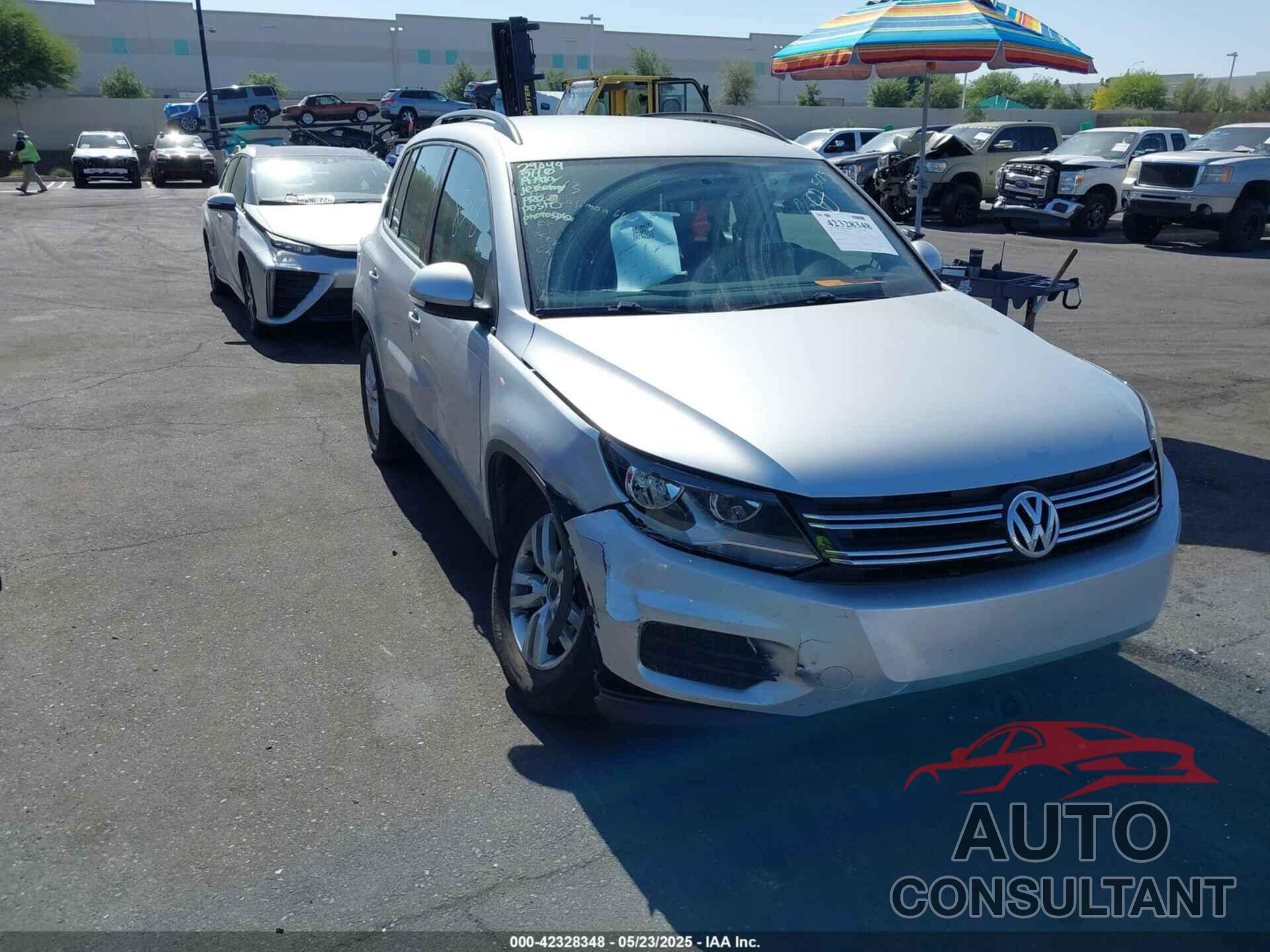 VOLKSWAGEN TIGUAN 2015 - WVGAV7AX8FW543639