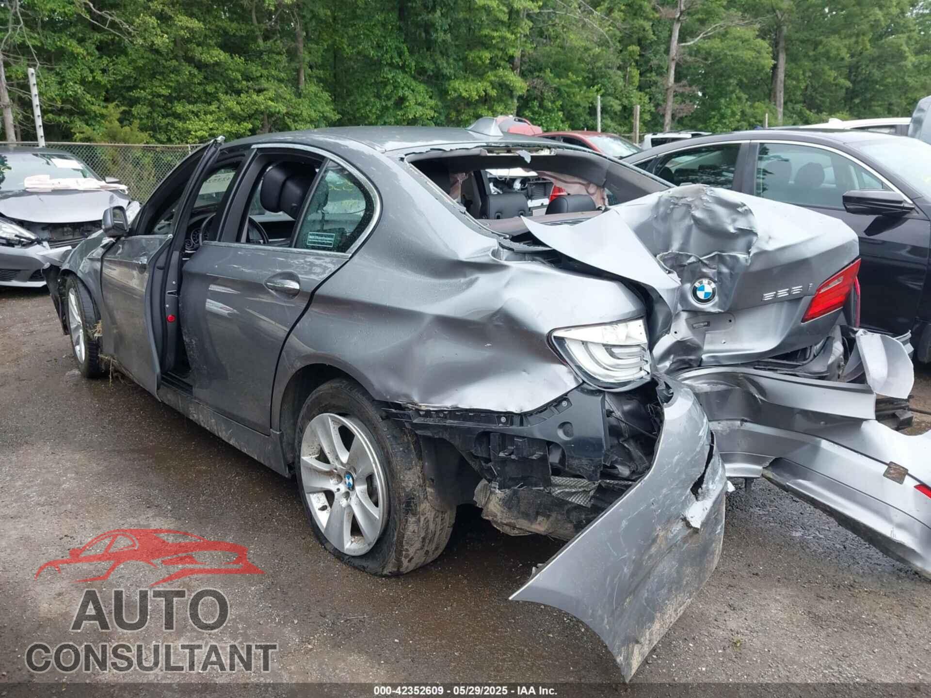 BMW 528I 2013 - WBAXH5C53DD111035