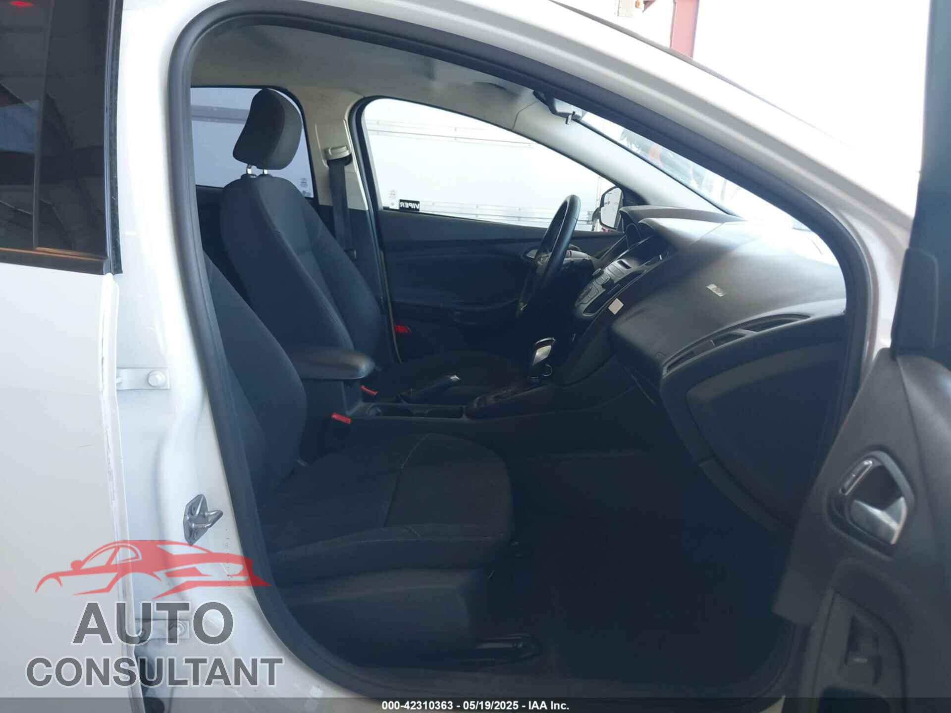 FORD FOCUS 2016 - 1FADP3K23GL407418