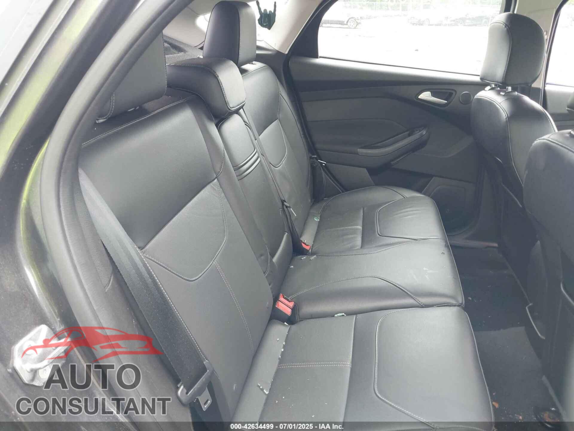 FORD FOCUS 2015 - 1FADP3N26FL200323