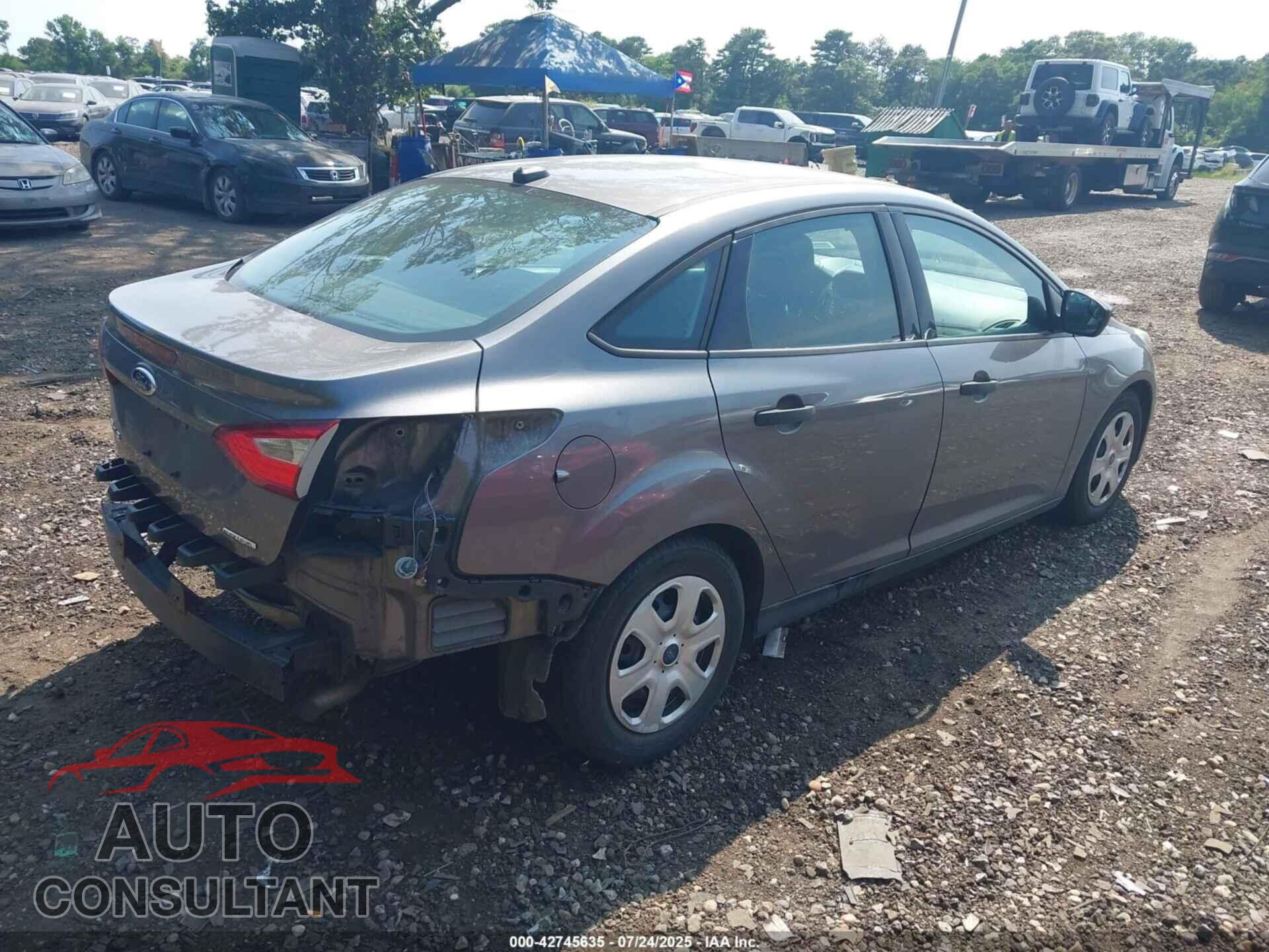 FORD FOCUS 2014 - 1FADP3E24EL389228
