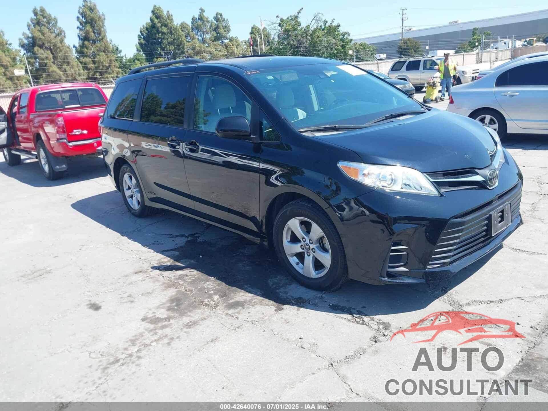 TOYOTA SIENNA 2019 - 5TDKZ3DC0KS973786