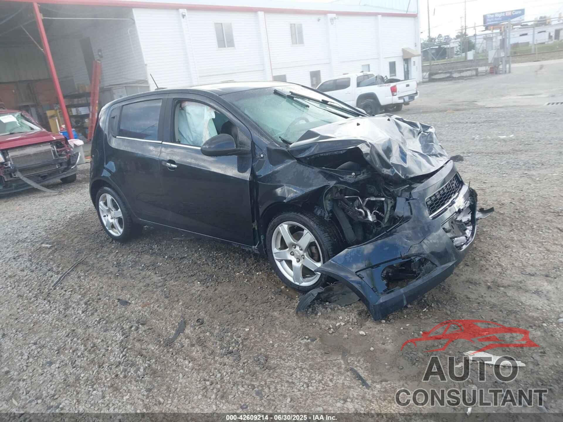 CHEVROLET SONIC 2015 - 1G1JE6SB0F4119250