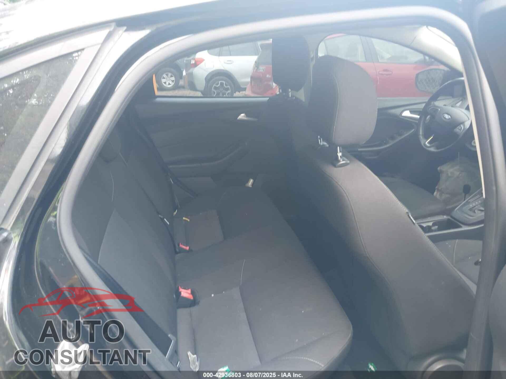 FORD FOCUS 2015 - 1FADP3F27FL247312
