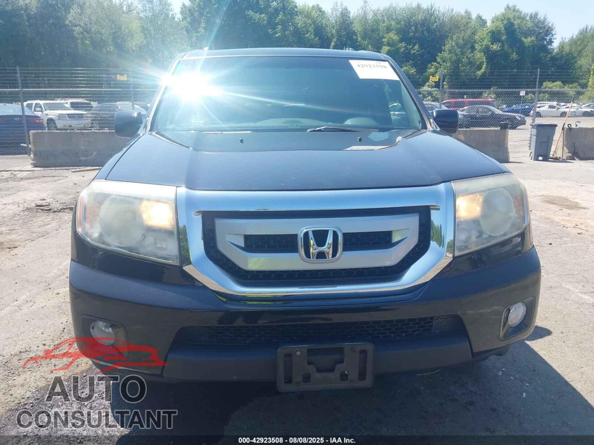 HONDA PILOT 2011 - 5FNYF4H68BB006148