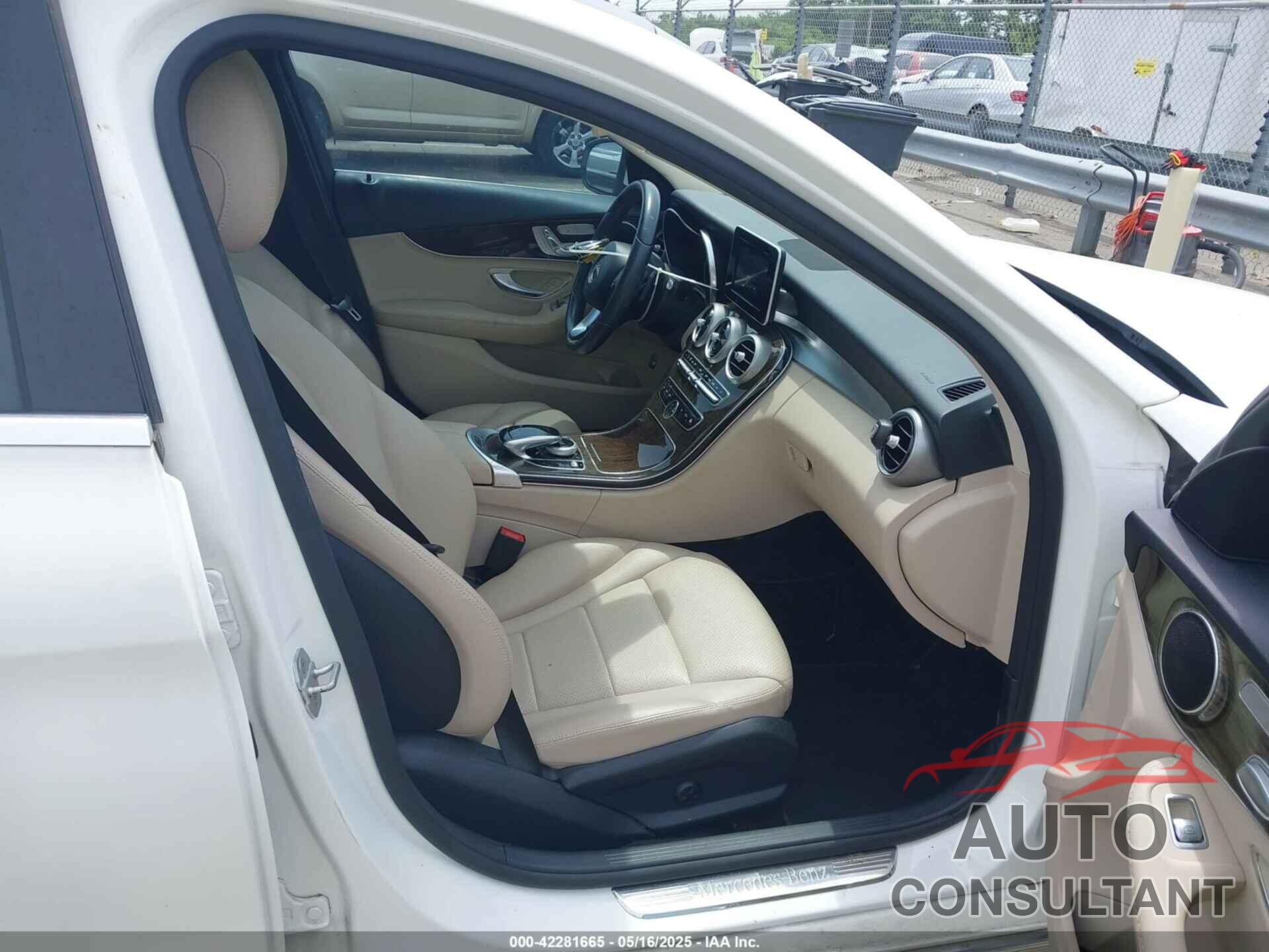 MERCEDES-BENZ C 300 2016 - 55SWF4JB8GU096616