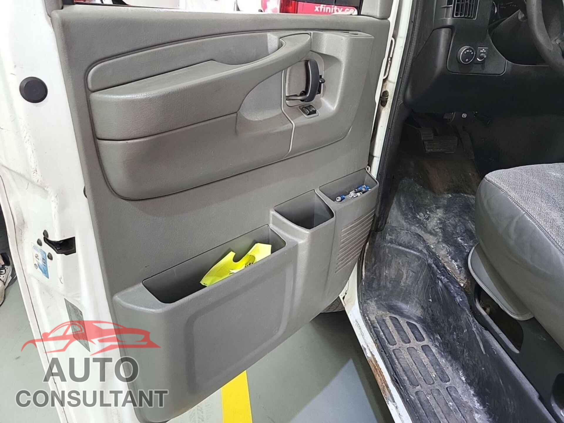 CHEVROLET EXPRESS G2500 2014 - 1GCWGFBA4E1106211