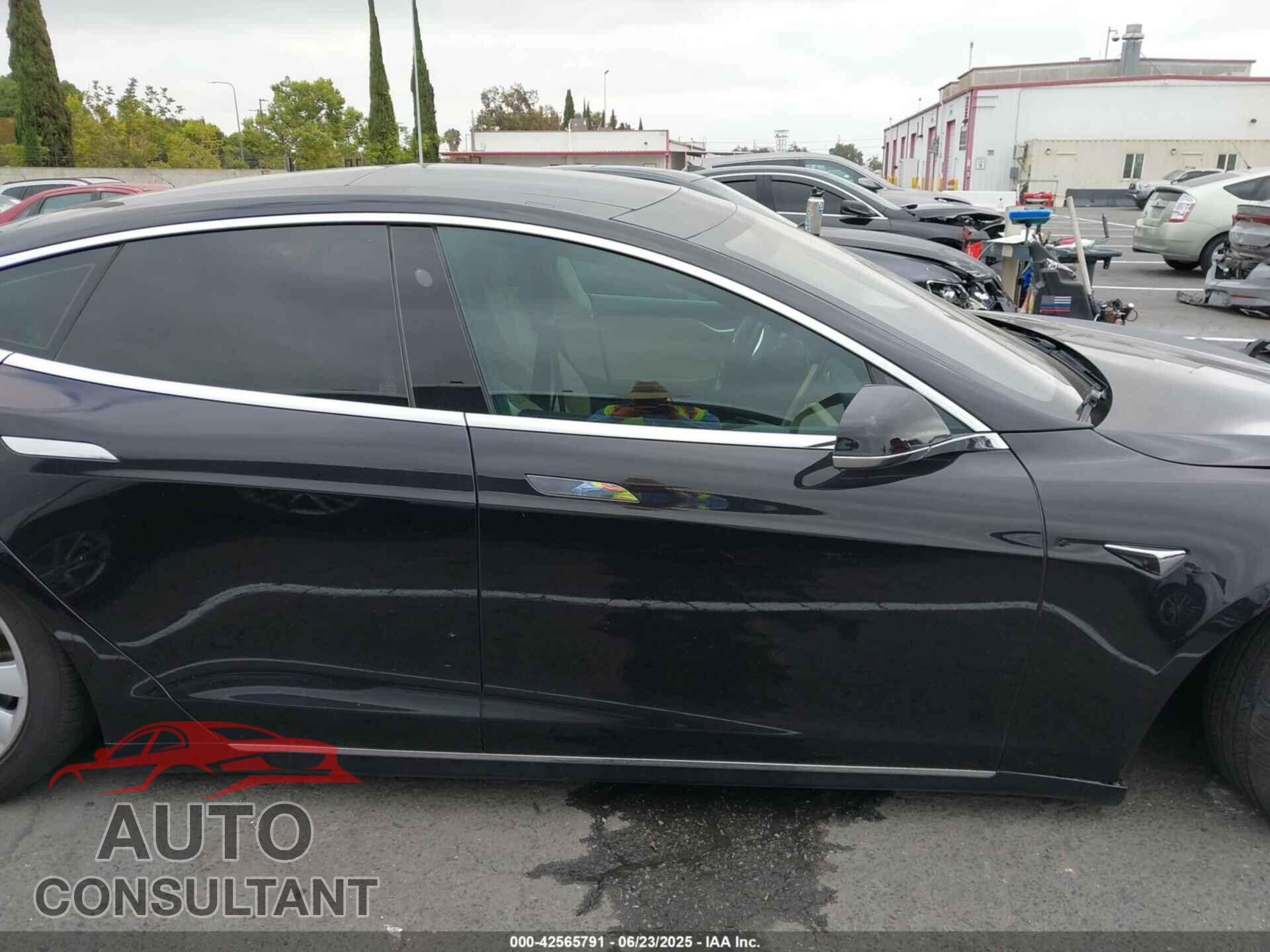 TESLA MODEL S 2017 - 5YJSA1E26HF197176