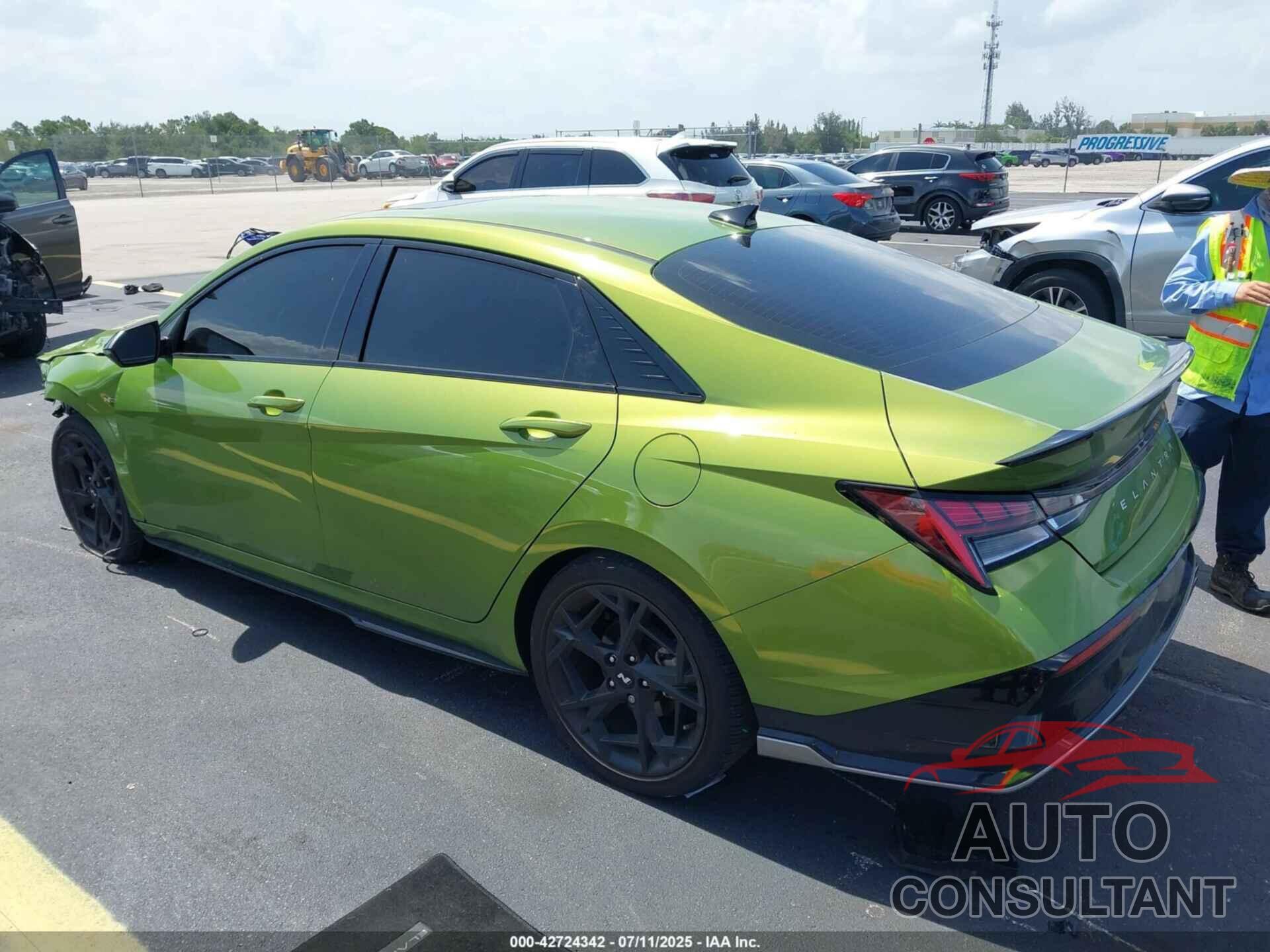 HYUNDAI ELANTRA 2024 - KMHLR4DF2RU726954