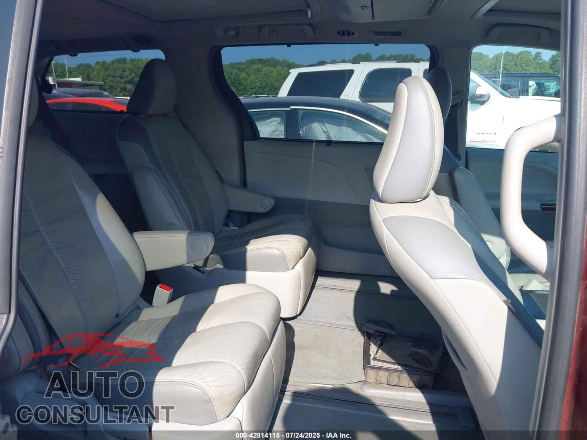 TOYOTA SIENNA 2012 - 5TDDK3DC7CS033189