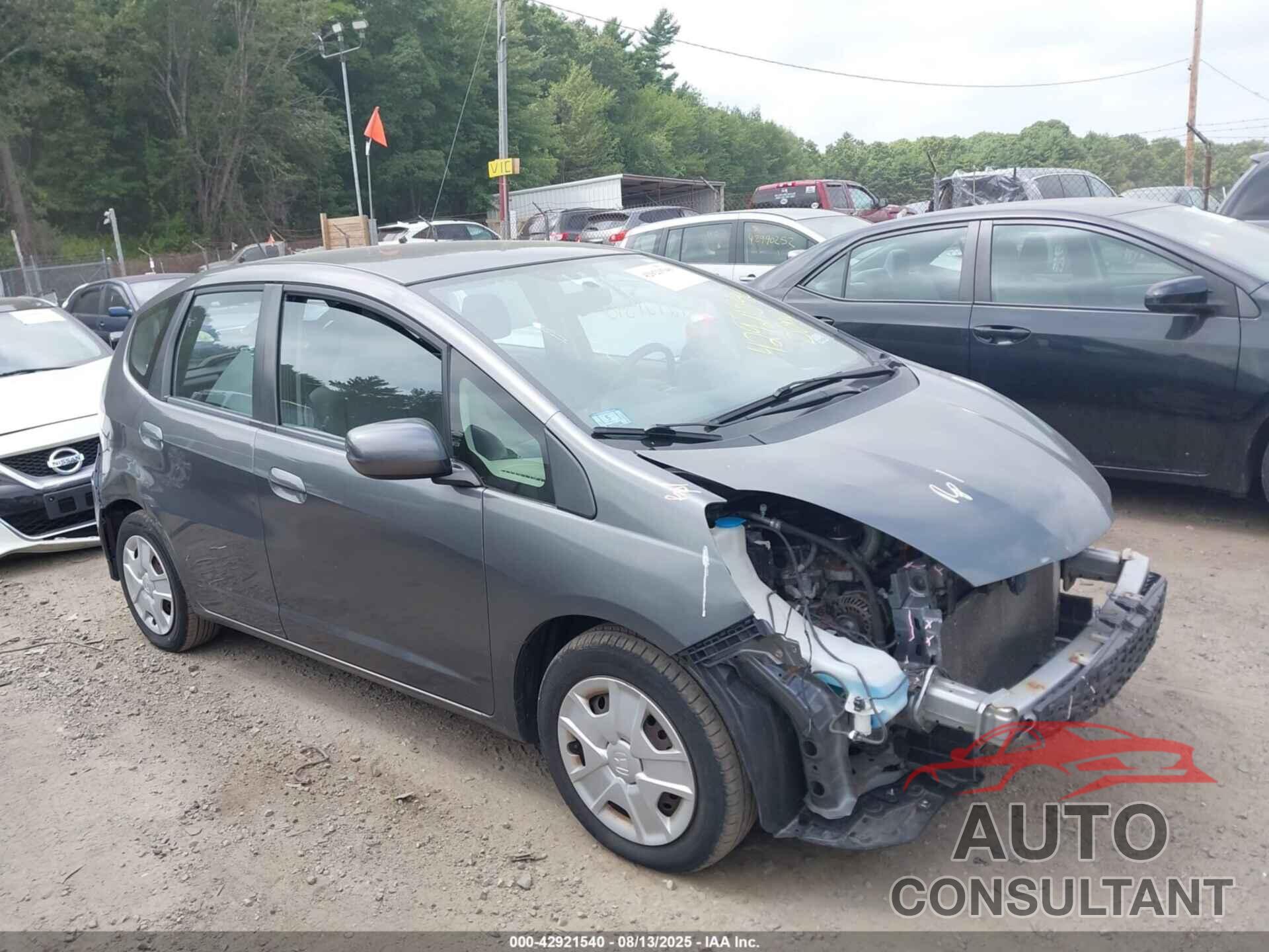 HONDA FIT 2013 - JHMGE8H36DC015960