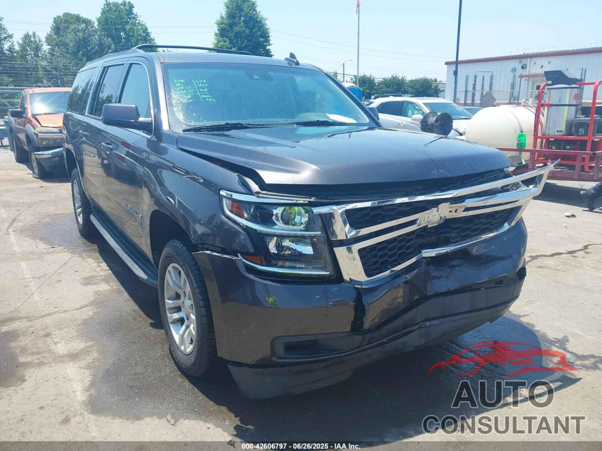 CHEVROLET SUBURBAN 2018 - 1GNSKHKC4JR360143
