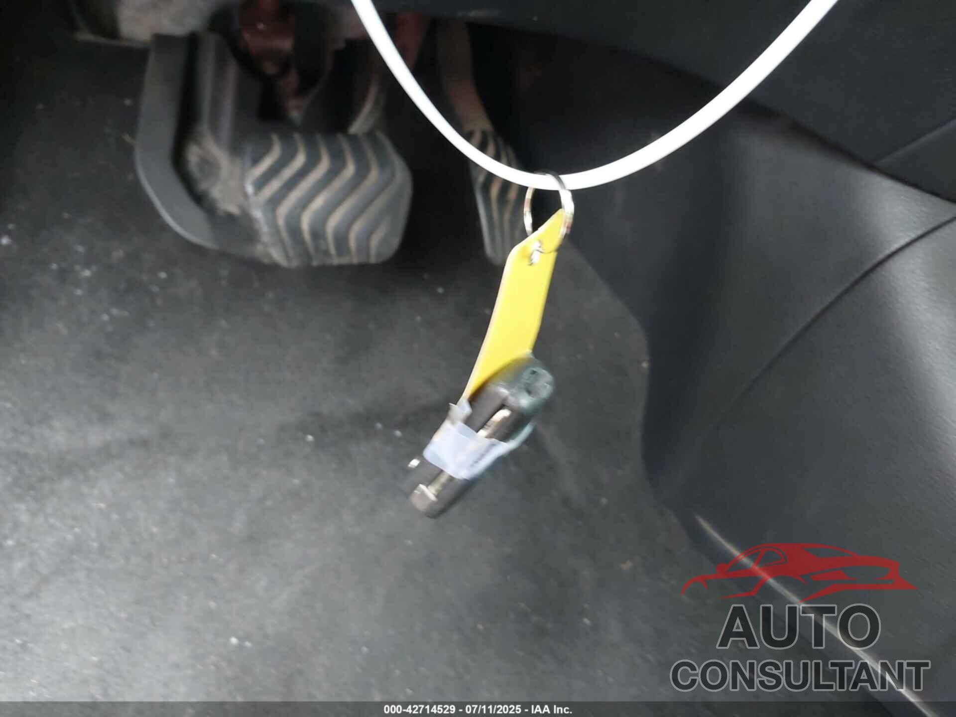 NISSAN ROGUE 2017 - KNMAT2MT5HP522900